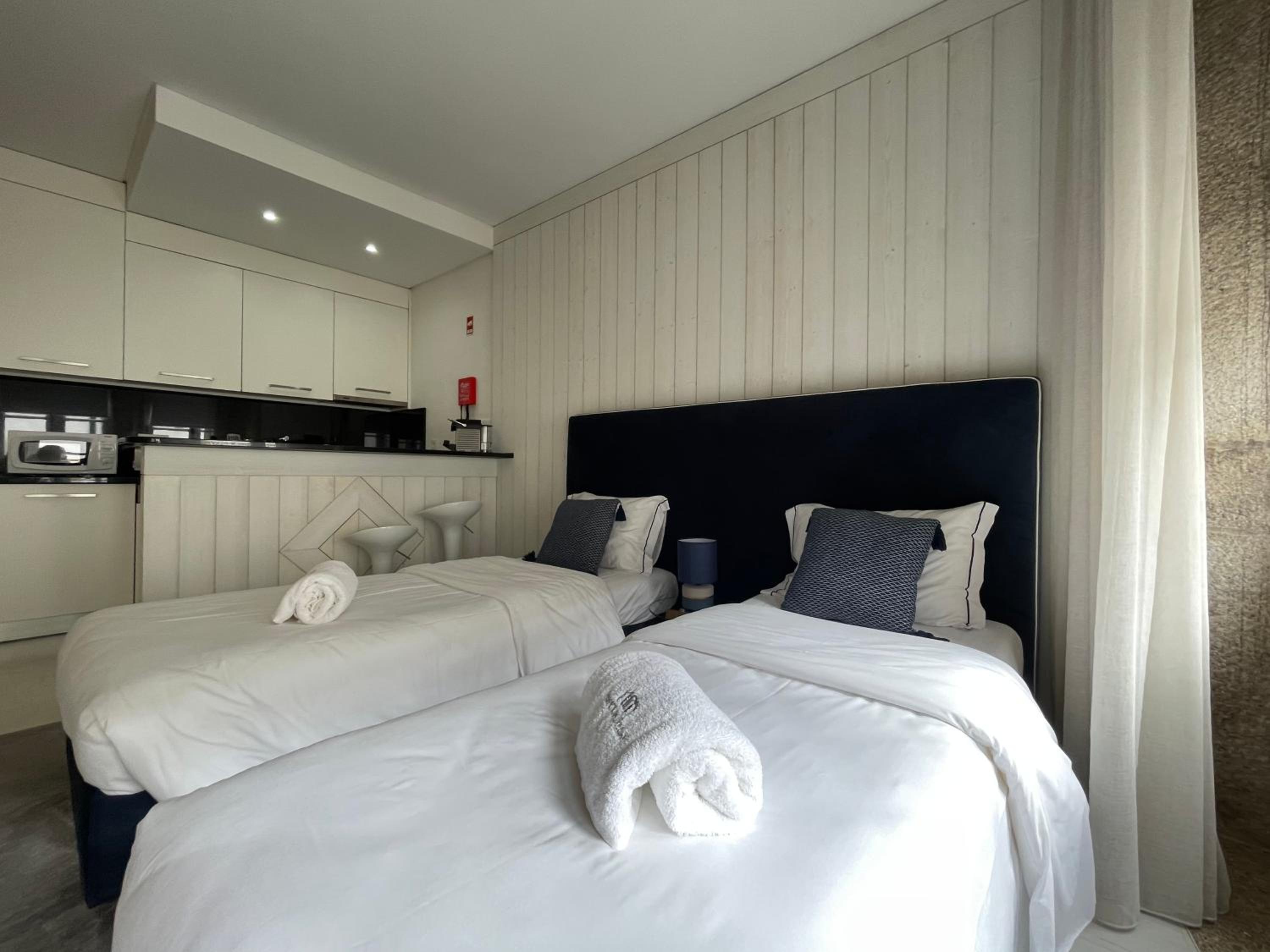 One-Bedroom Apartment - Photo 1