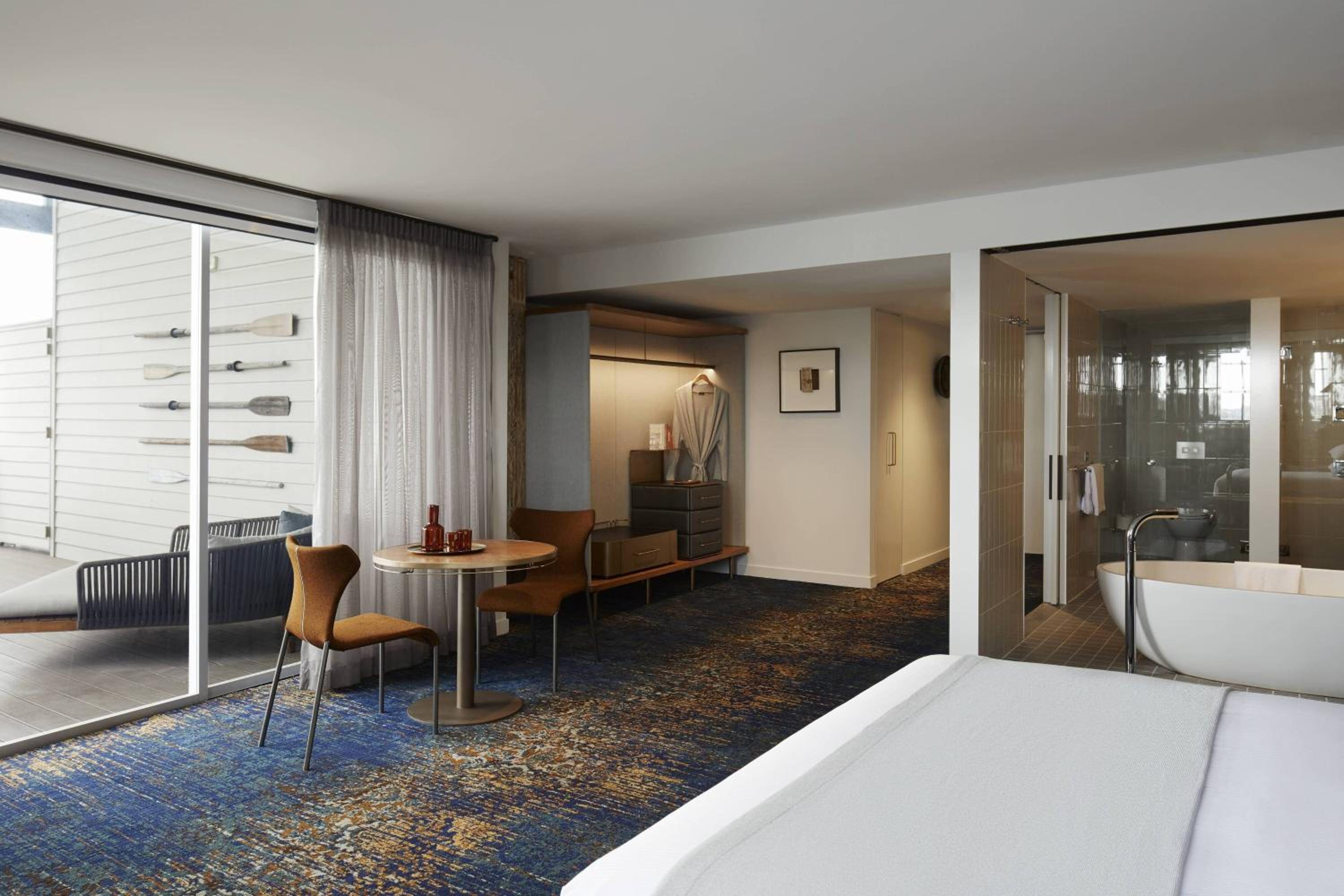 Harbor Bridge Balcony, Suite, 1 King, Harbor Bridge view thumbnail 6