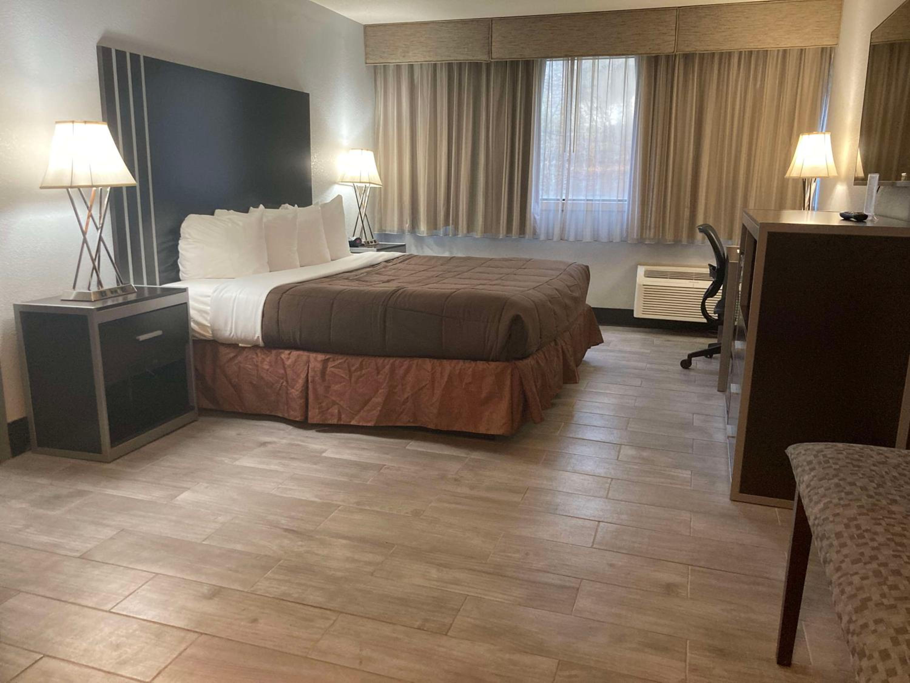 King Room - Pet Friendly - Photo 1