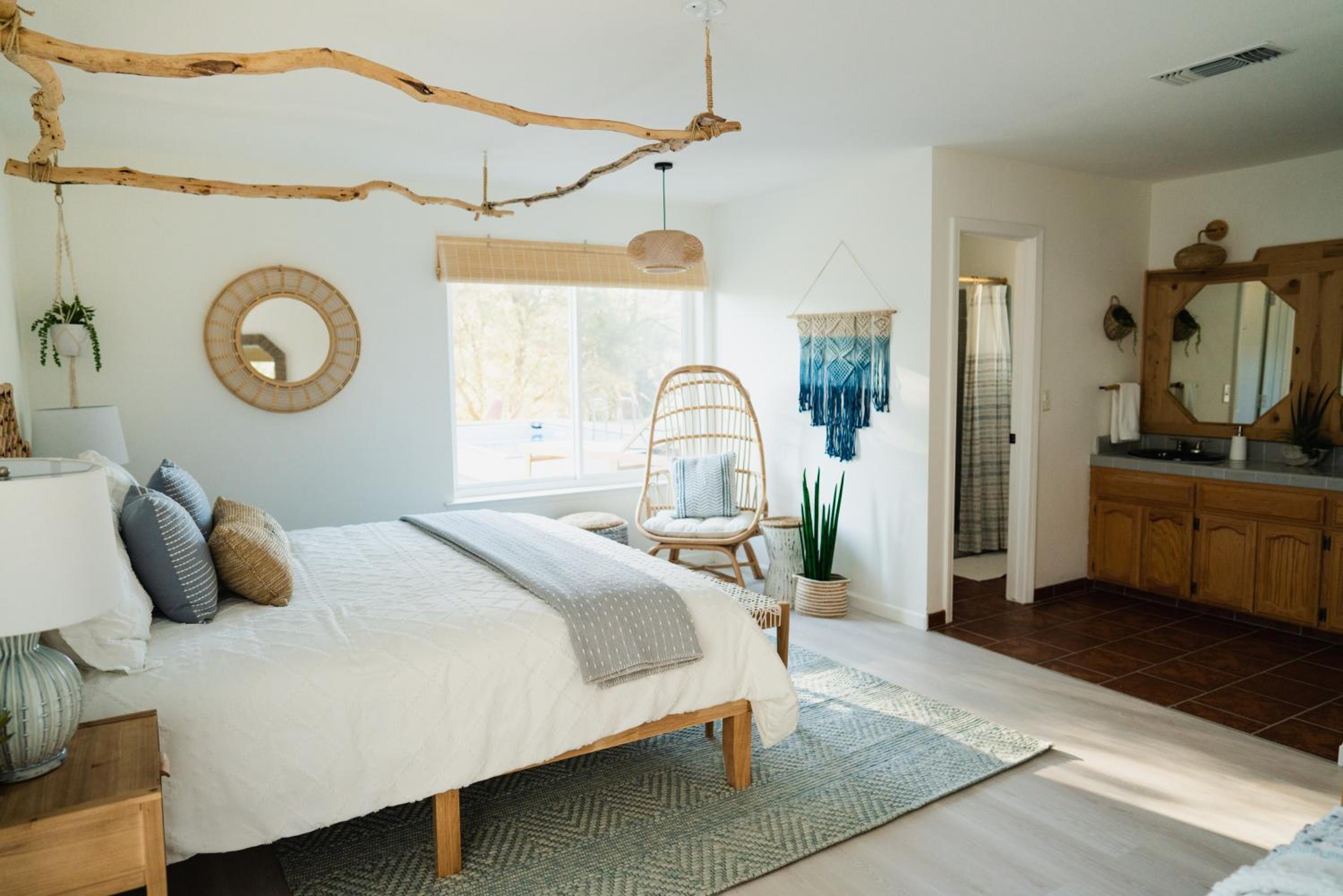Three-Bedroom House - Photo 38