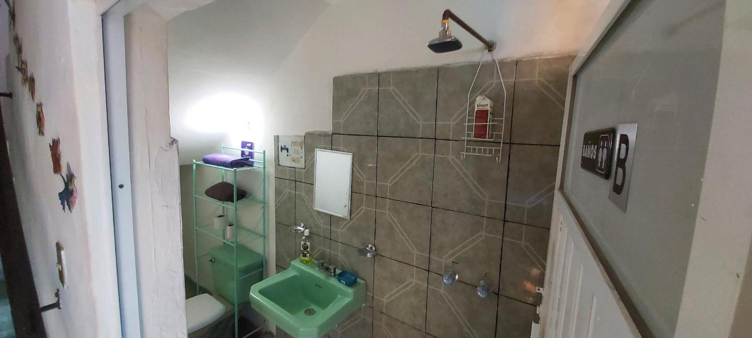 Twin Room - Photo 17