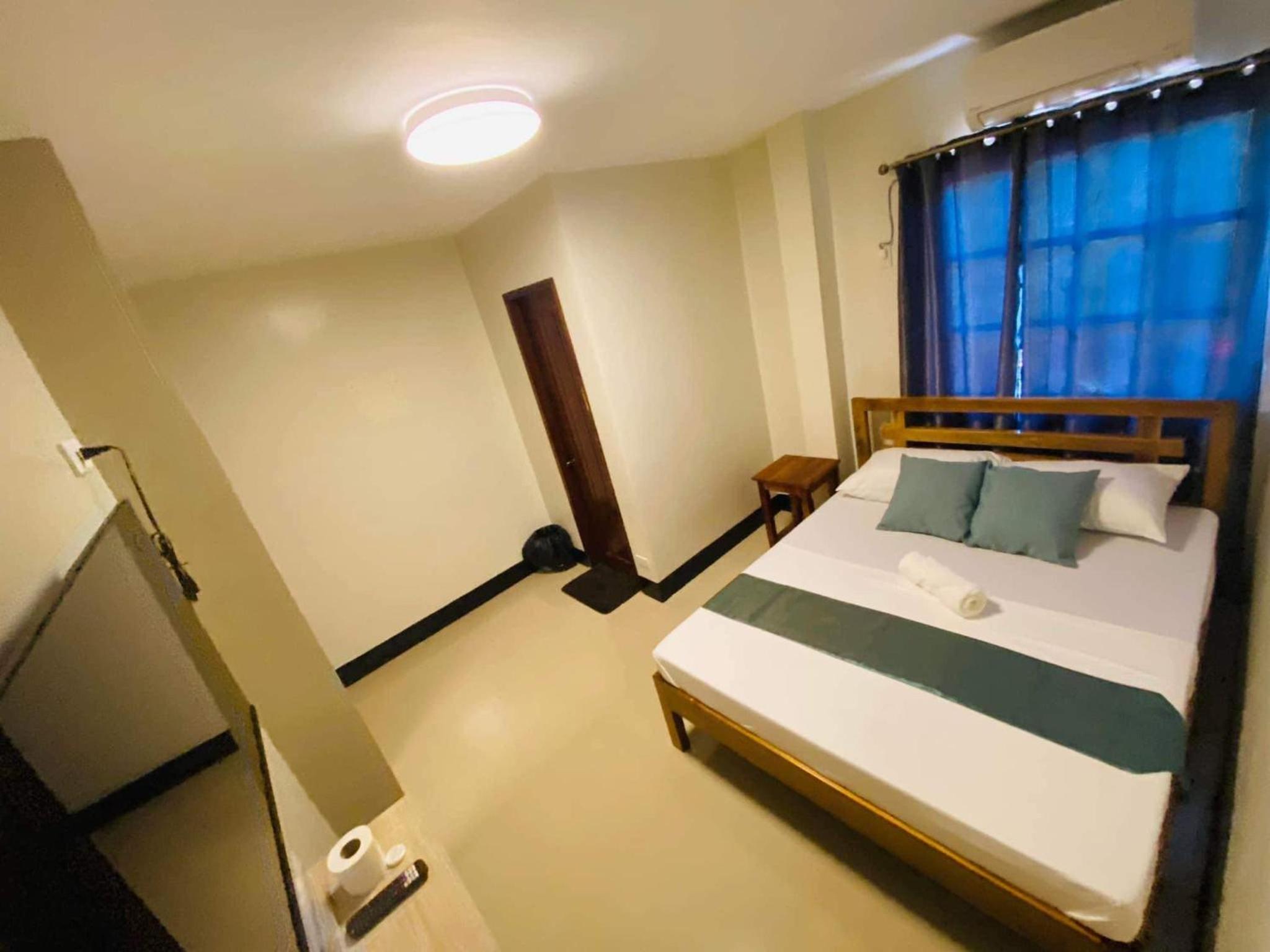 Deluxe King Room photo 1