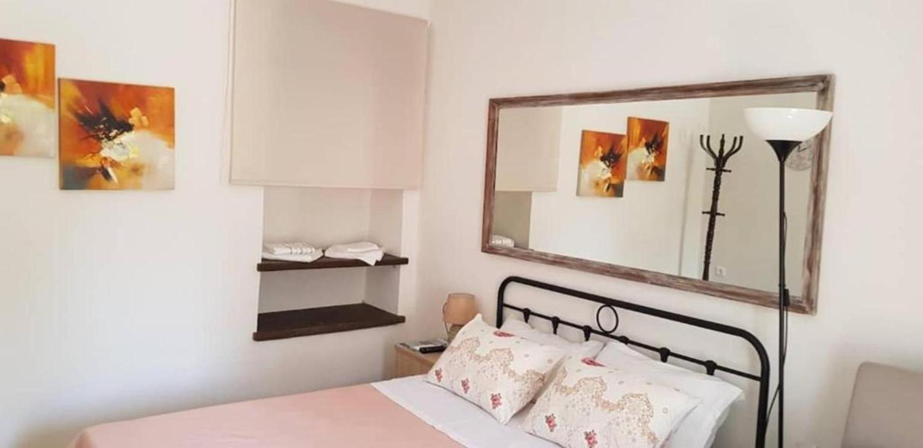 One-Bedroom House - Photo 30