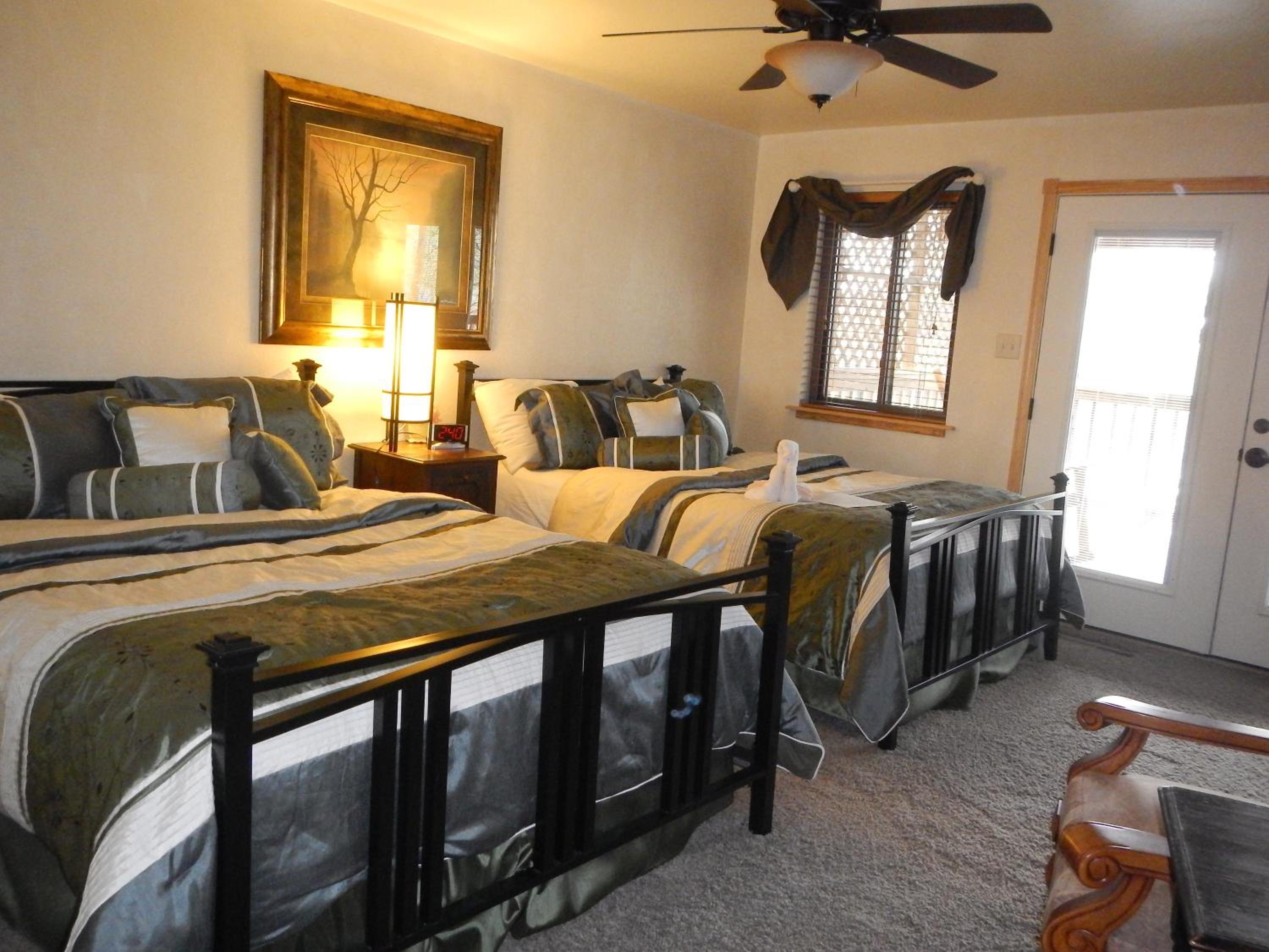 Three-Bedroom House photo 2
