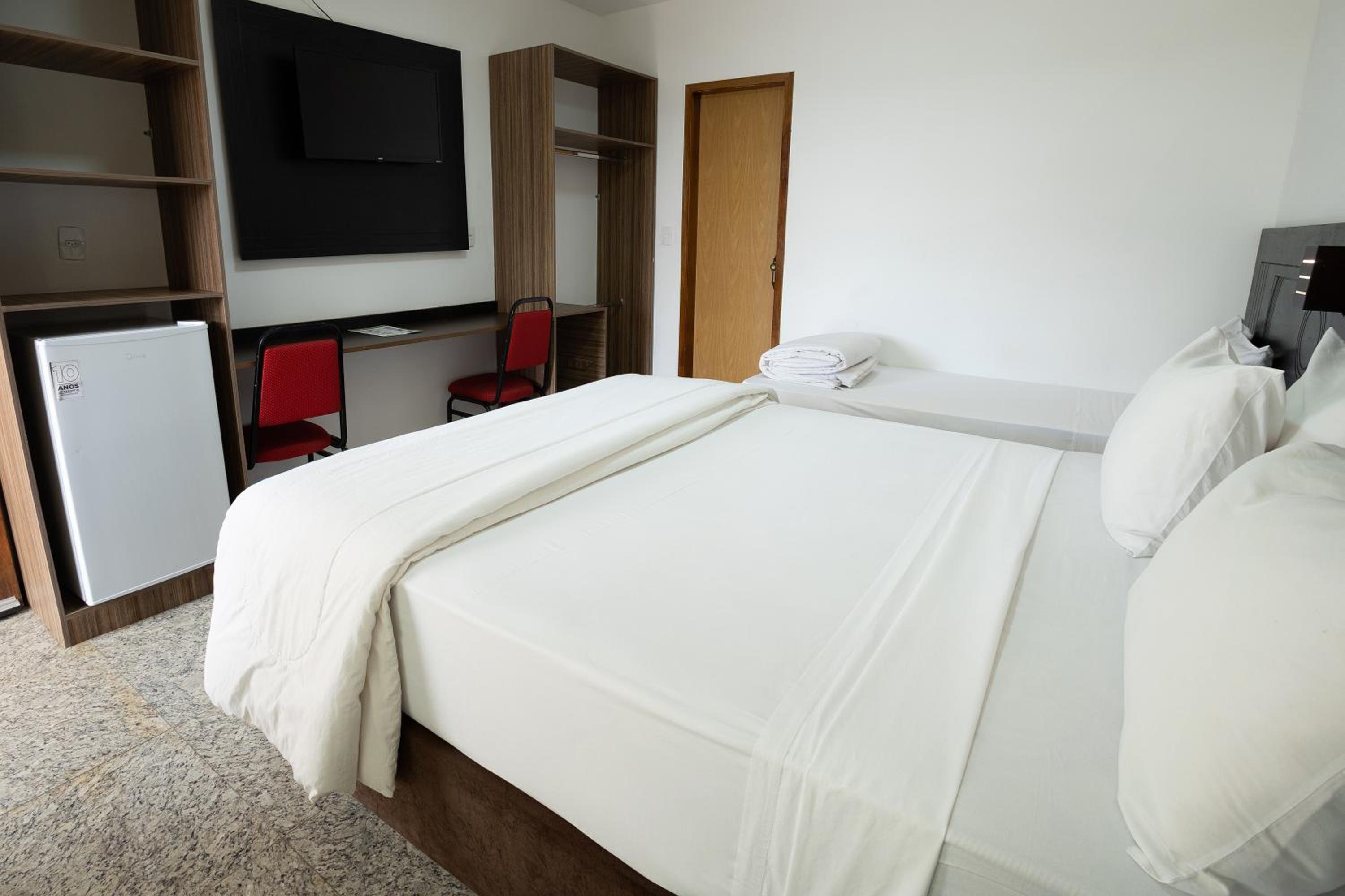 Executive Suite - Photo 1