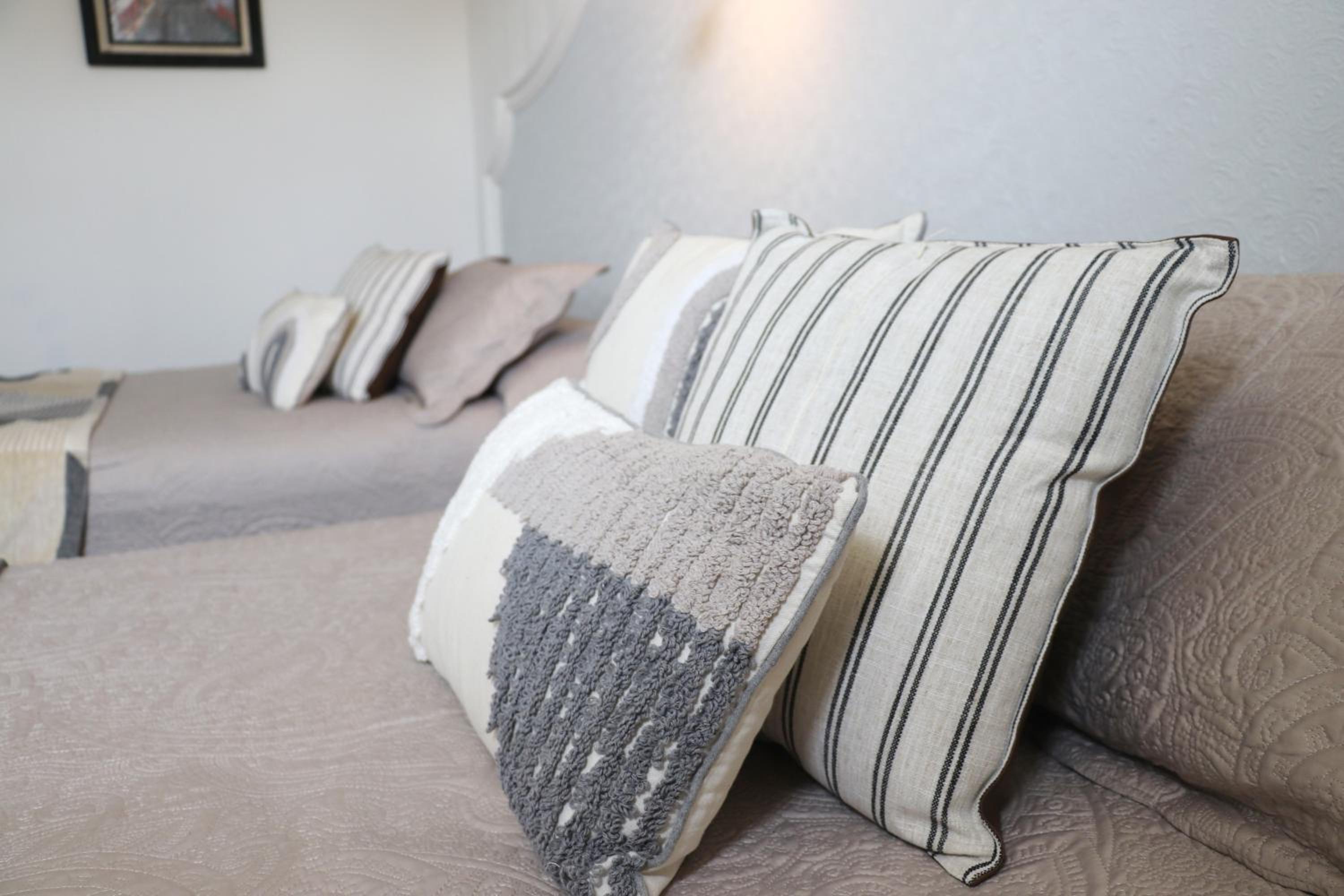 Double Room with Two Double Beds - Photo 8