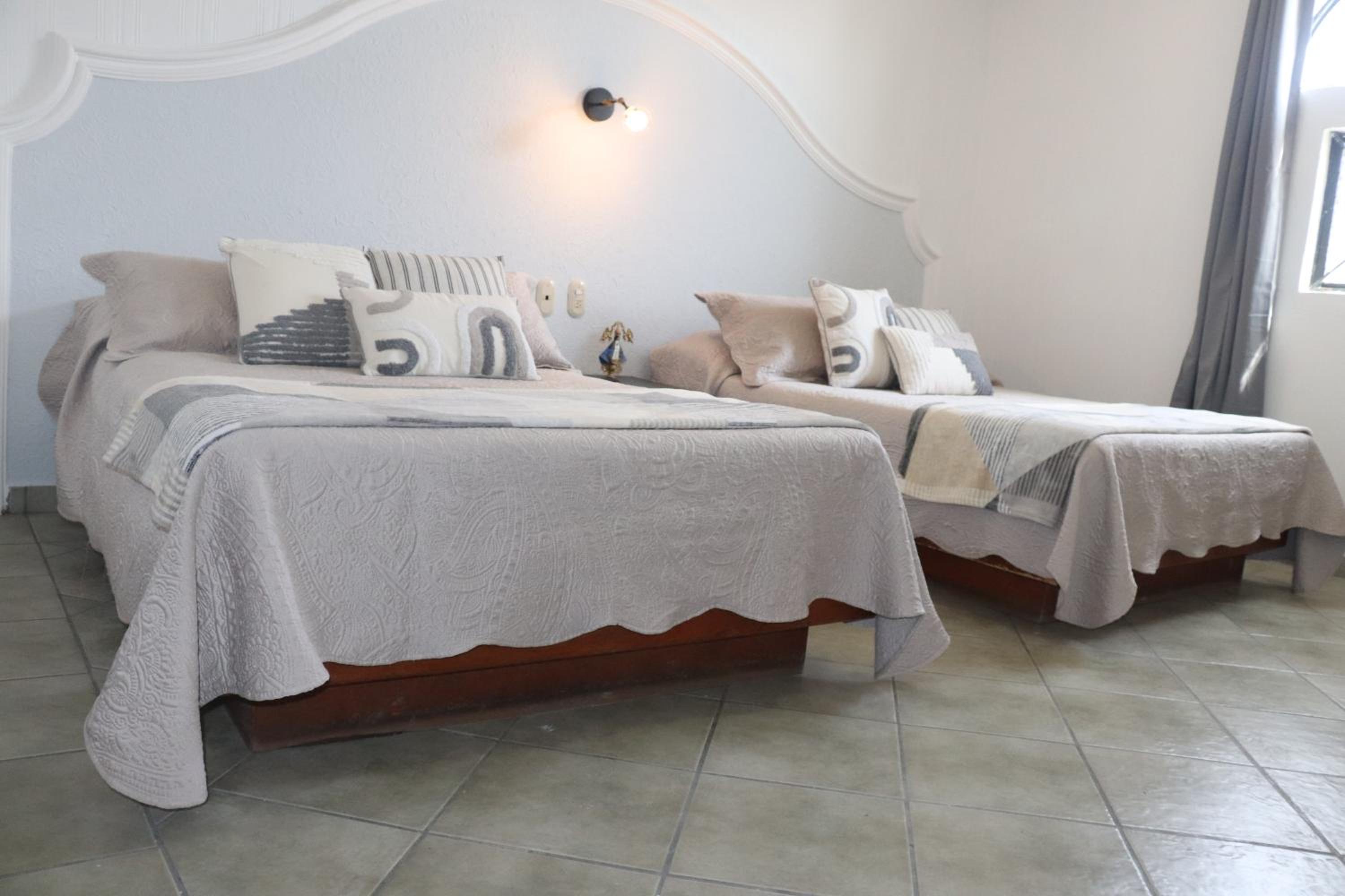 Double Room with Two Double Beds - Photo 19