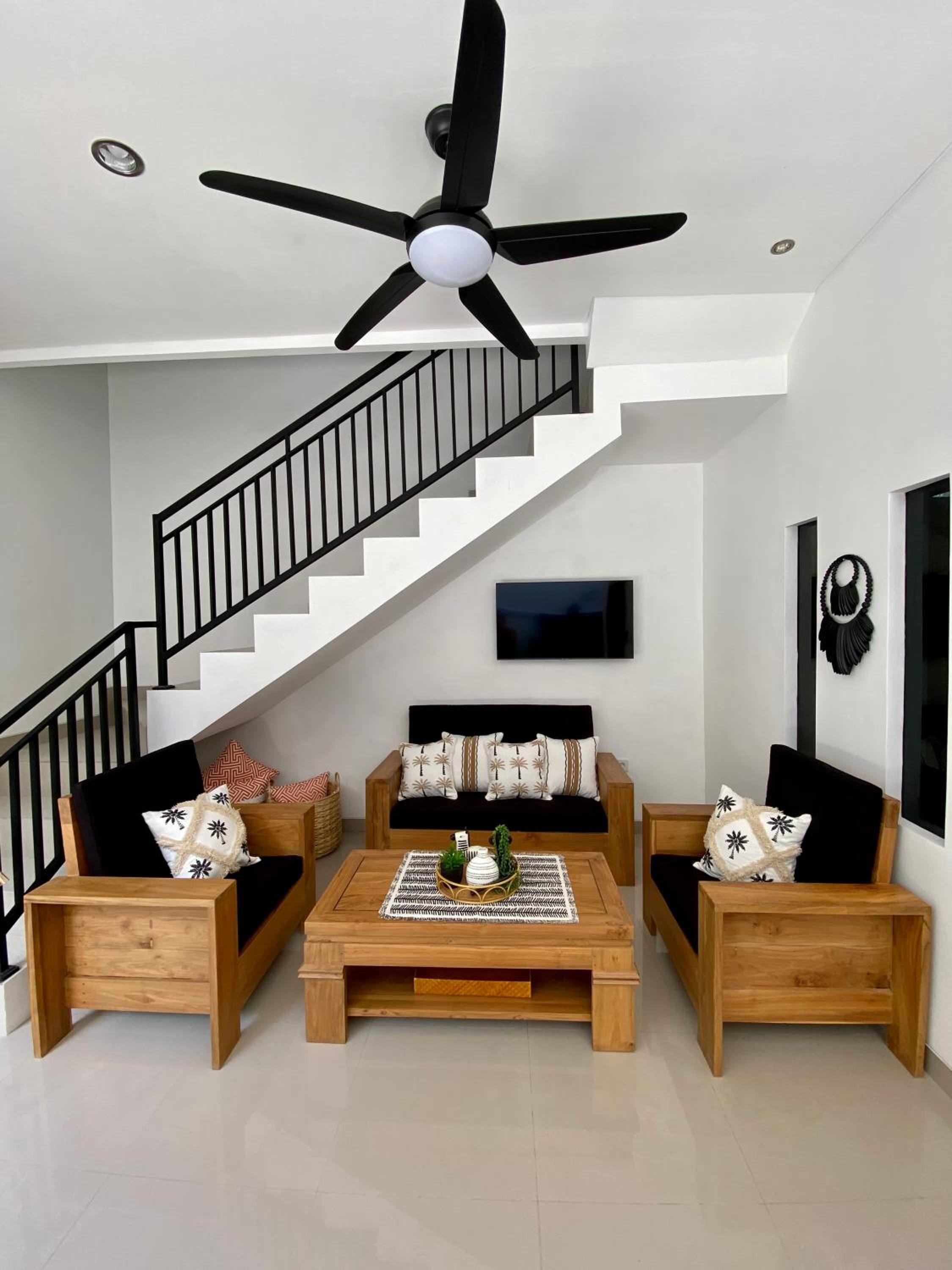 Three-Bedroom Villa photo 1