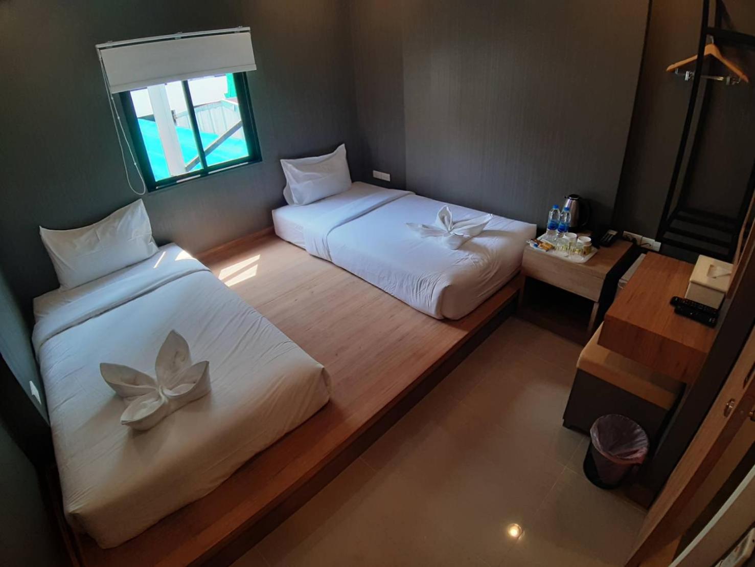 Deluxe Twin Room photo 2