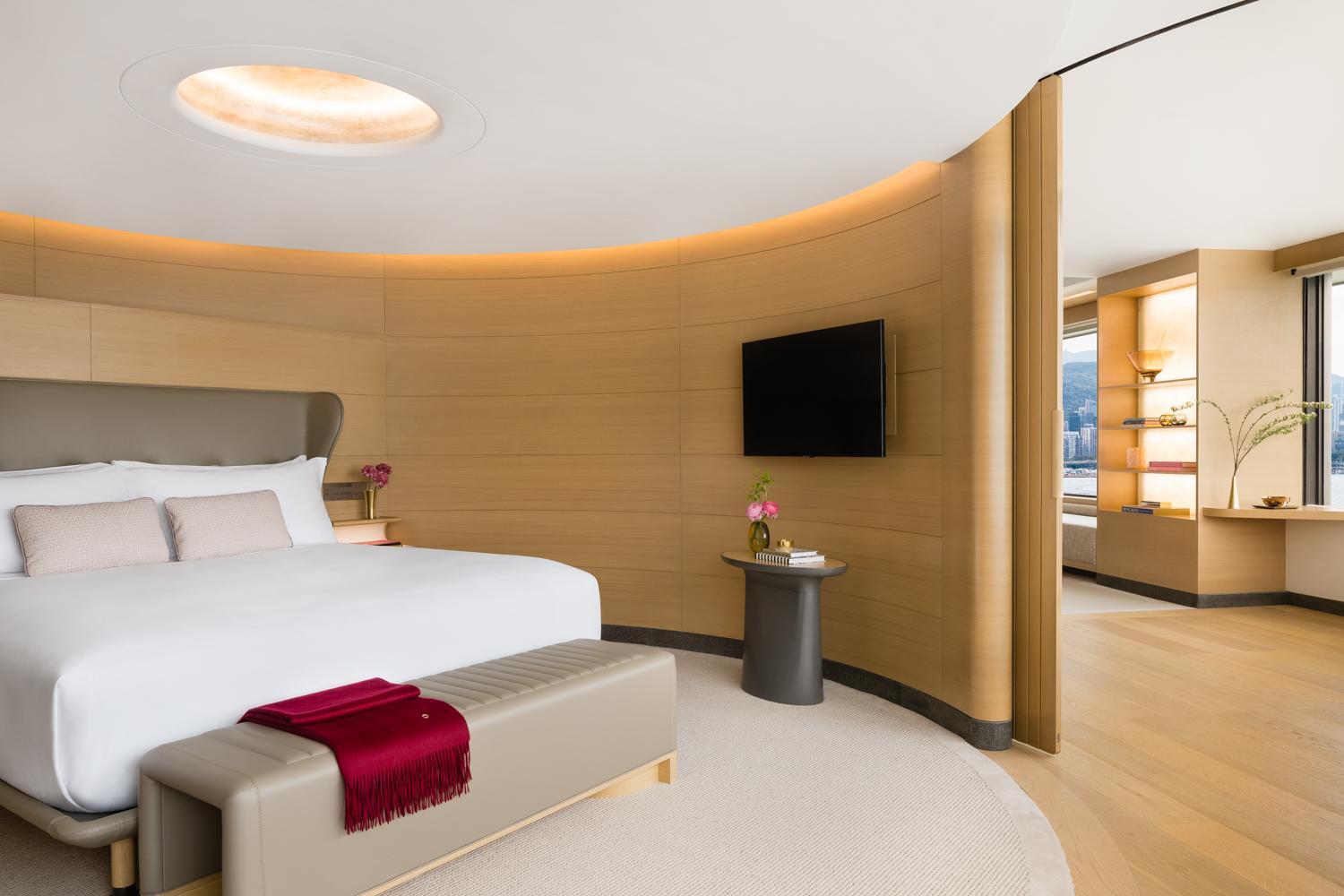One-Bedroom Corner Suite with Harbor View - Regent Club Access