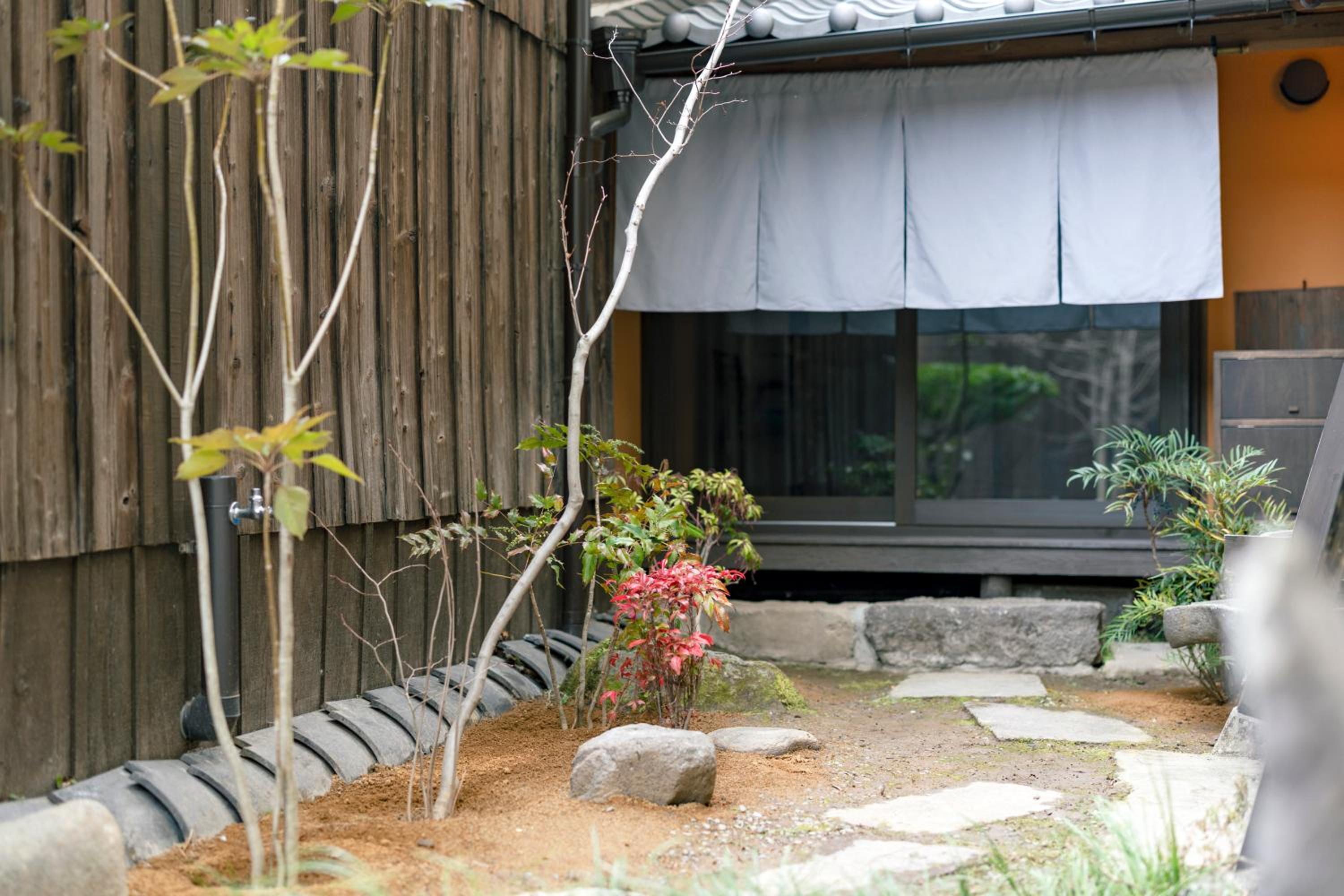 Standard Twin Room with Garden View photo 3