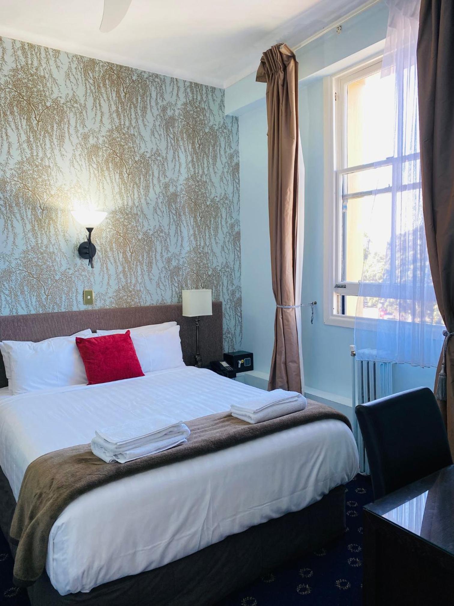 Queen Room with Sea View