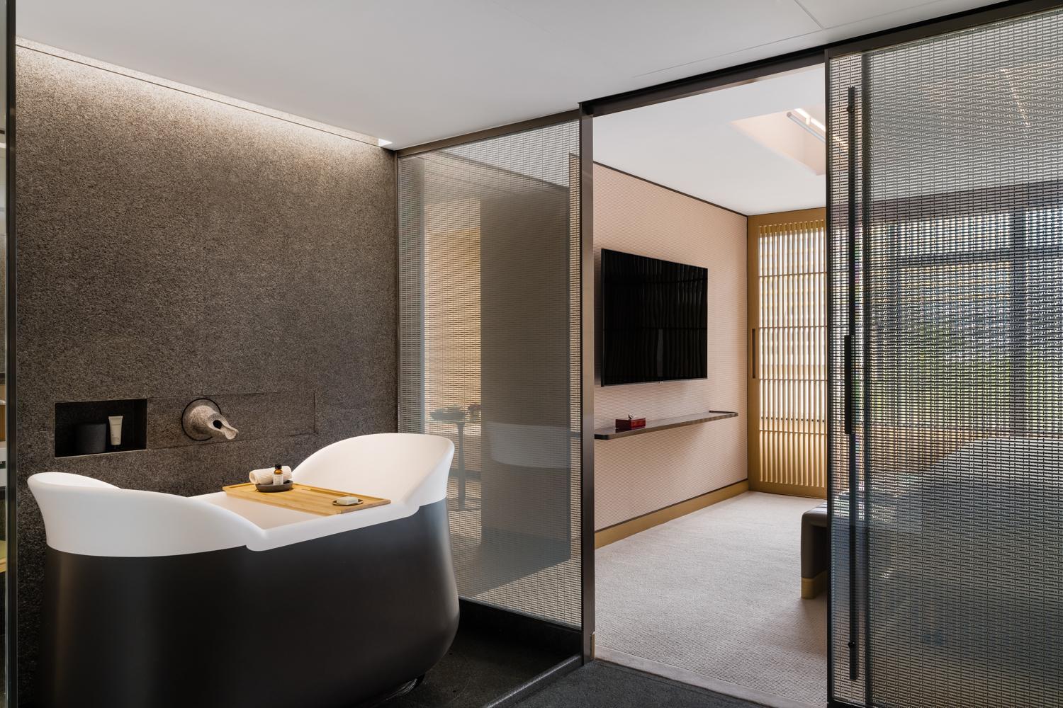 1 Super King Studio Suite Kowloon View