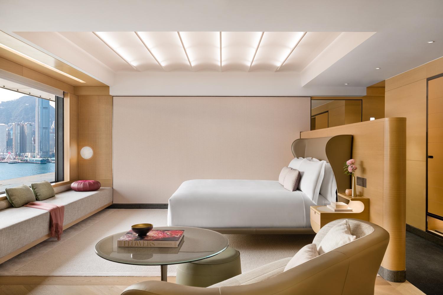 Studio King Suite with Harbor View and Club Access thumbnail 6