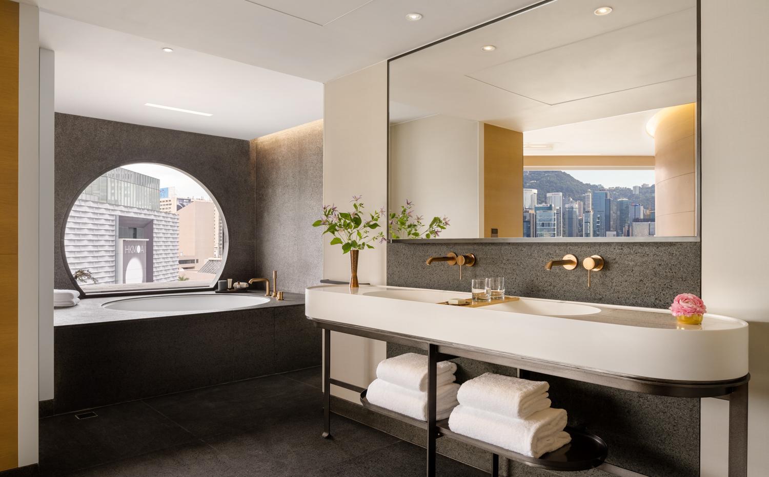 One-Bedroom Corner Suite with Harbor View - Regent Club Access