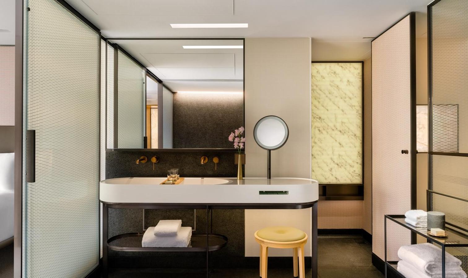 1 Super King Studio Suite Kowloon View thumbnail 6