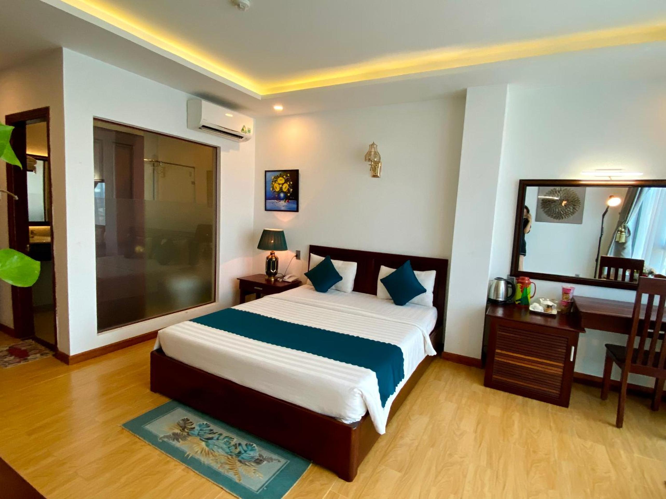 Deluxe Room (2 Adults + 1 Child) photo 3