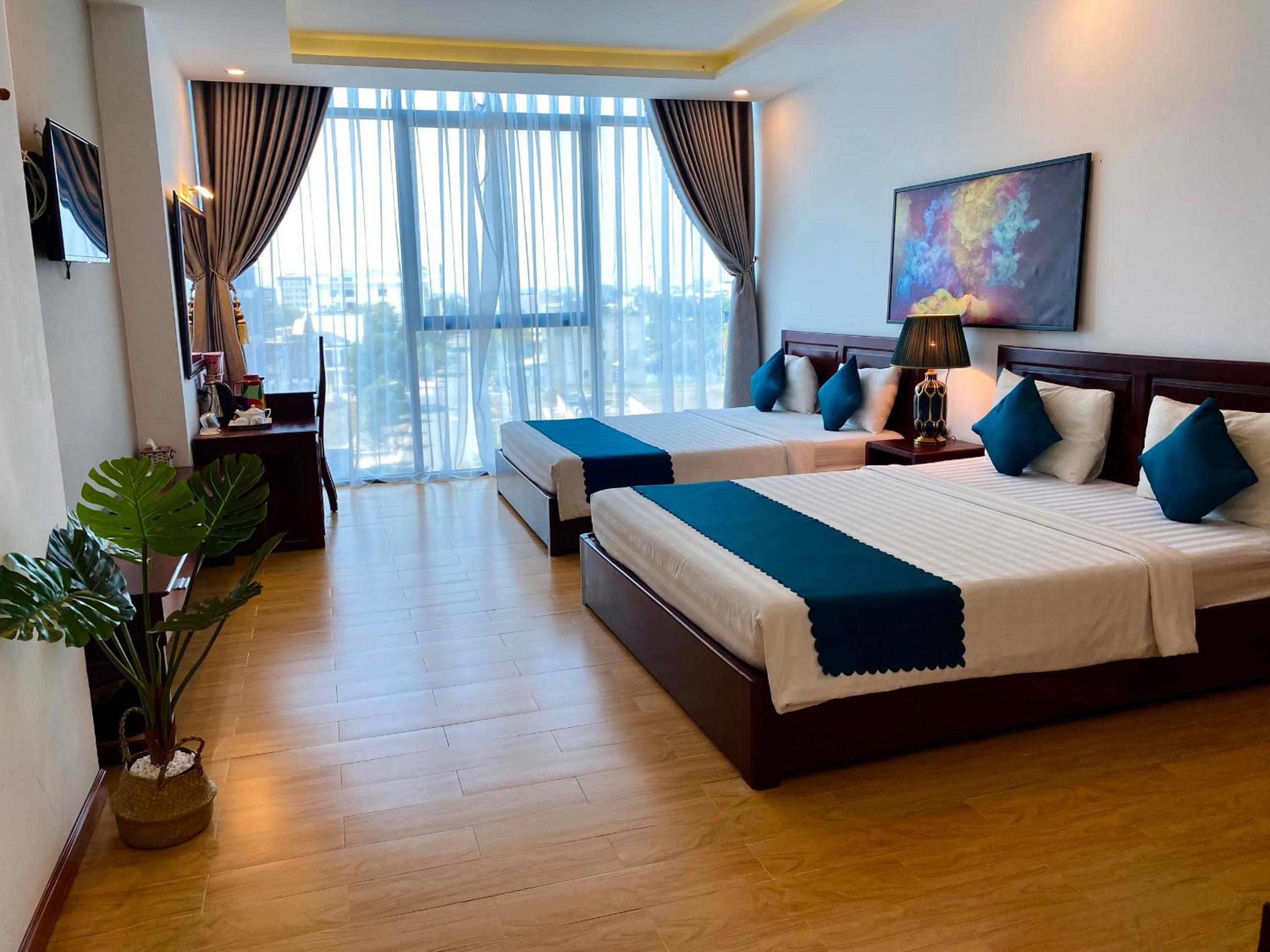 Large Double or Twin Room photo 1