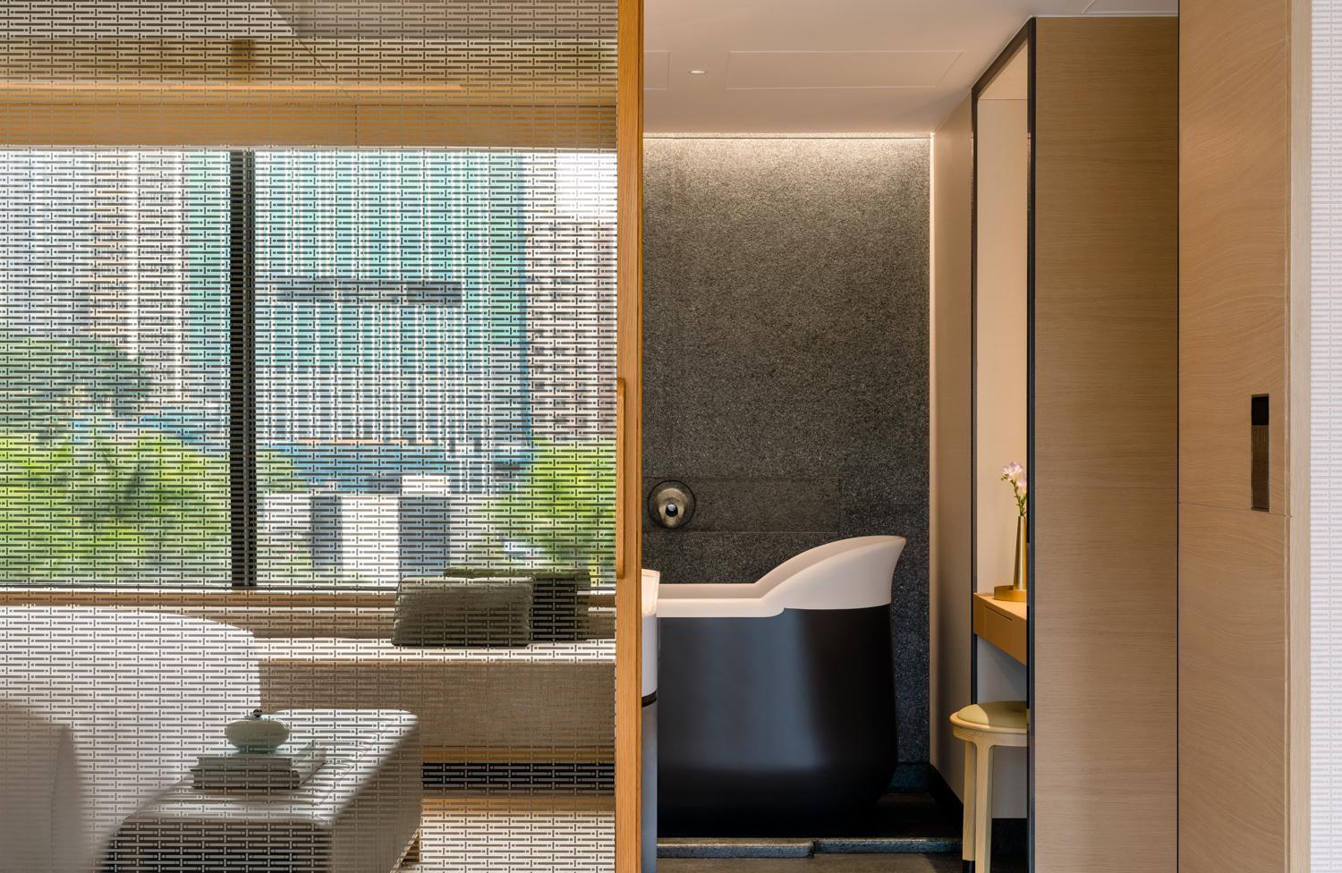 Premium King Room With Daybed