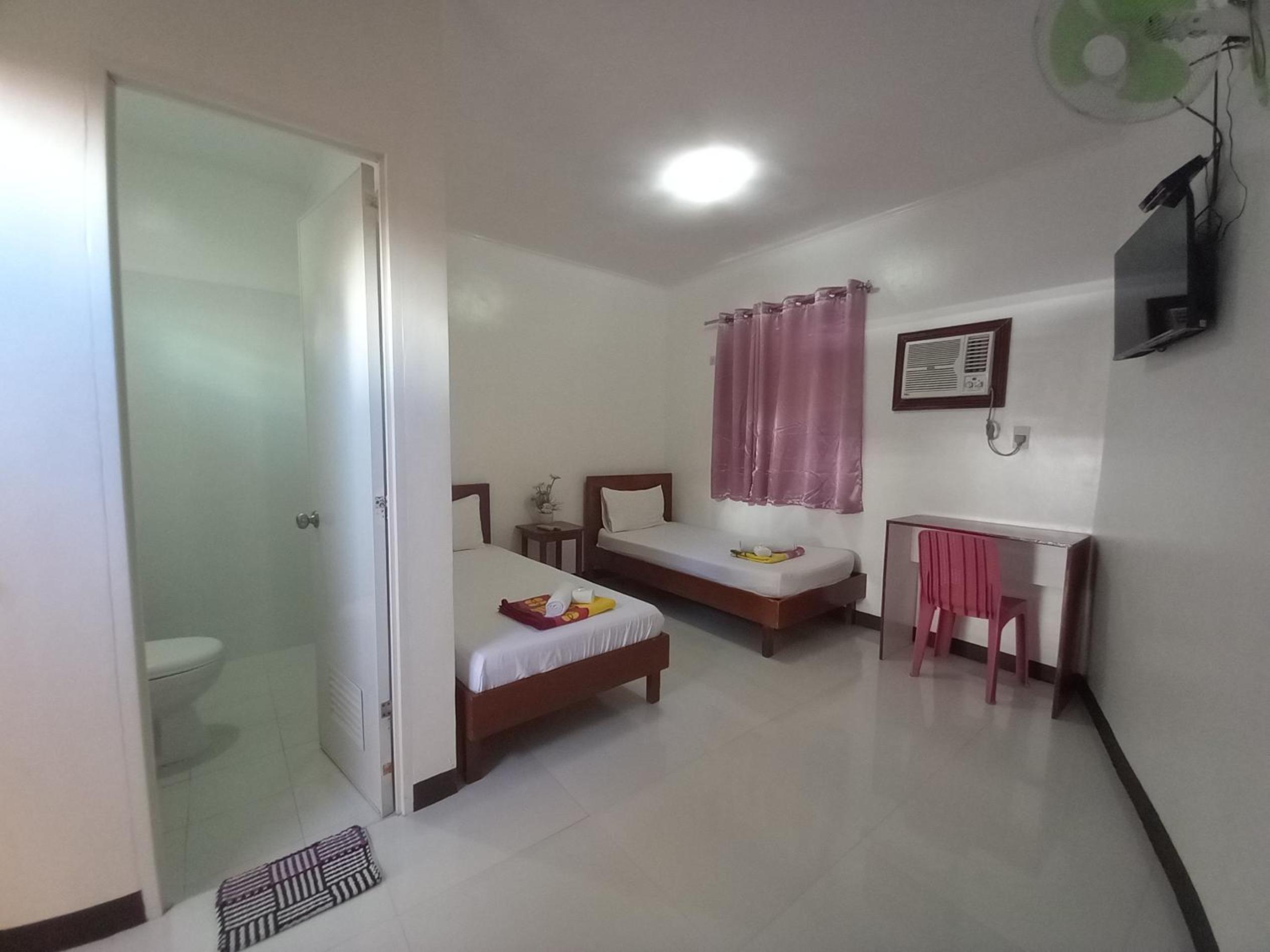 Double Room with Two Double Beds photo 3