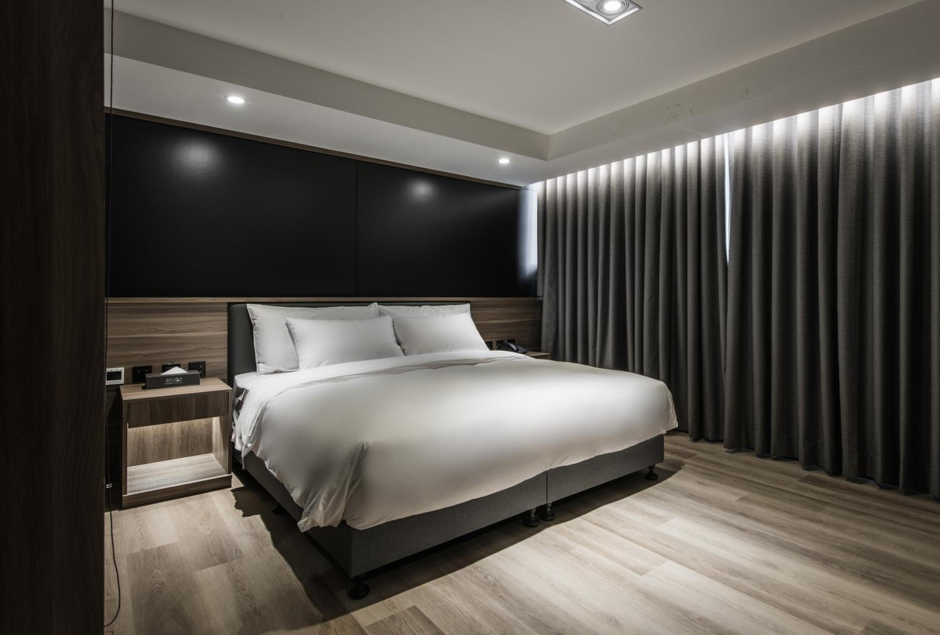 Queen Room - Photo 11