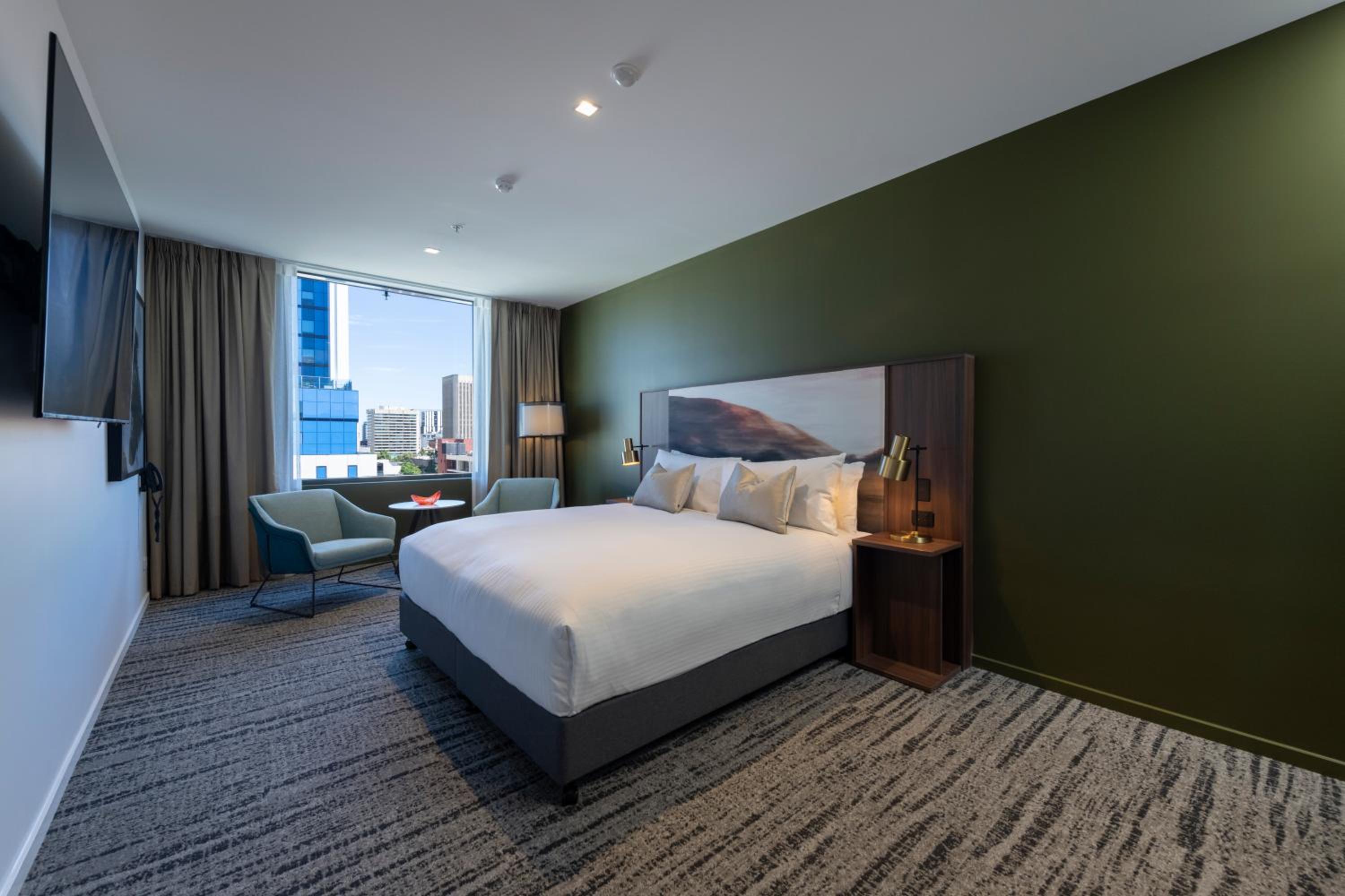 Deluxe King Corner Room