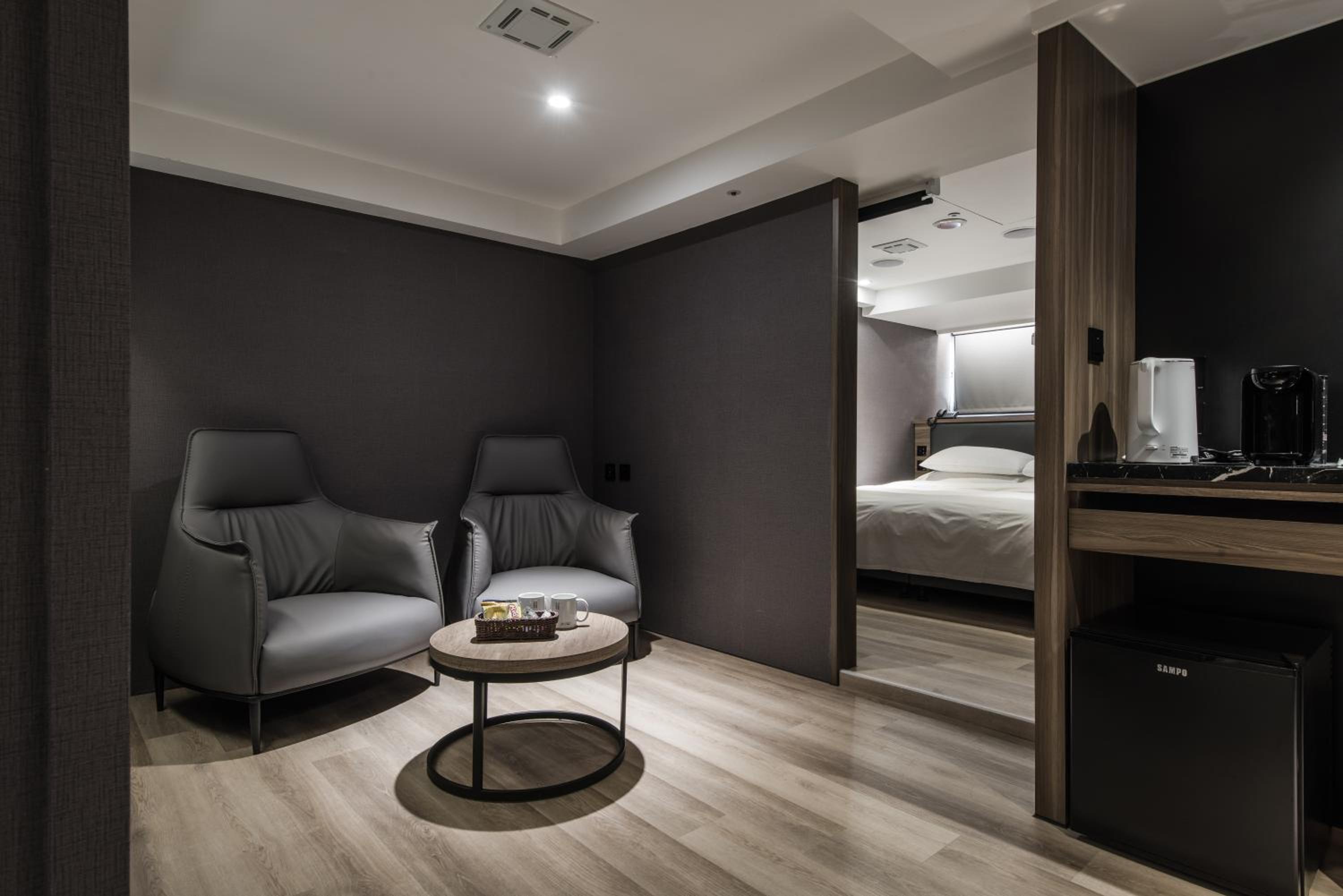 Superior Suite - Photo 3