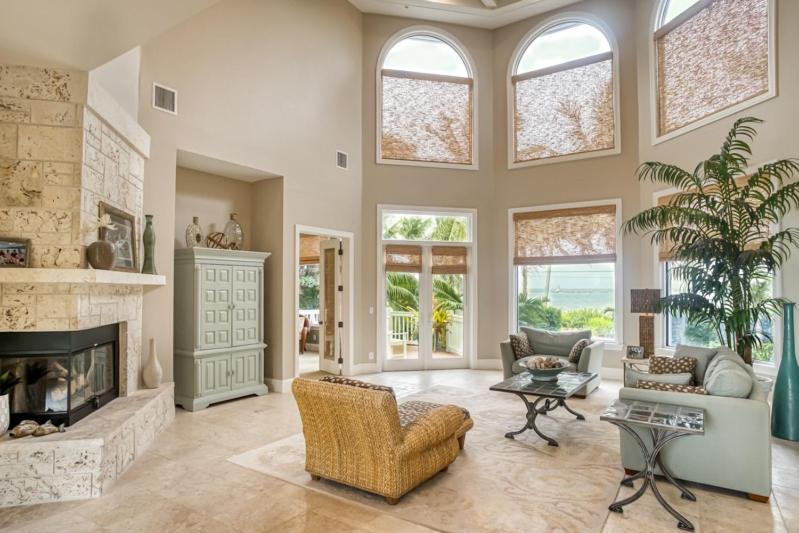 Five-Bedroom House photo 1