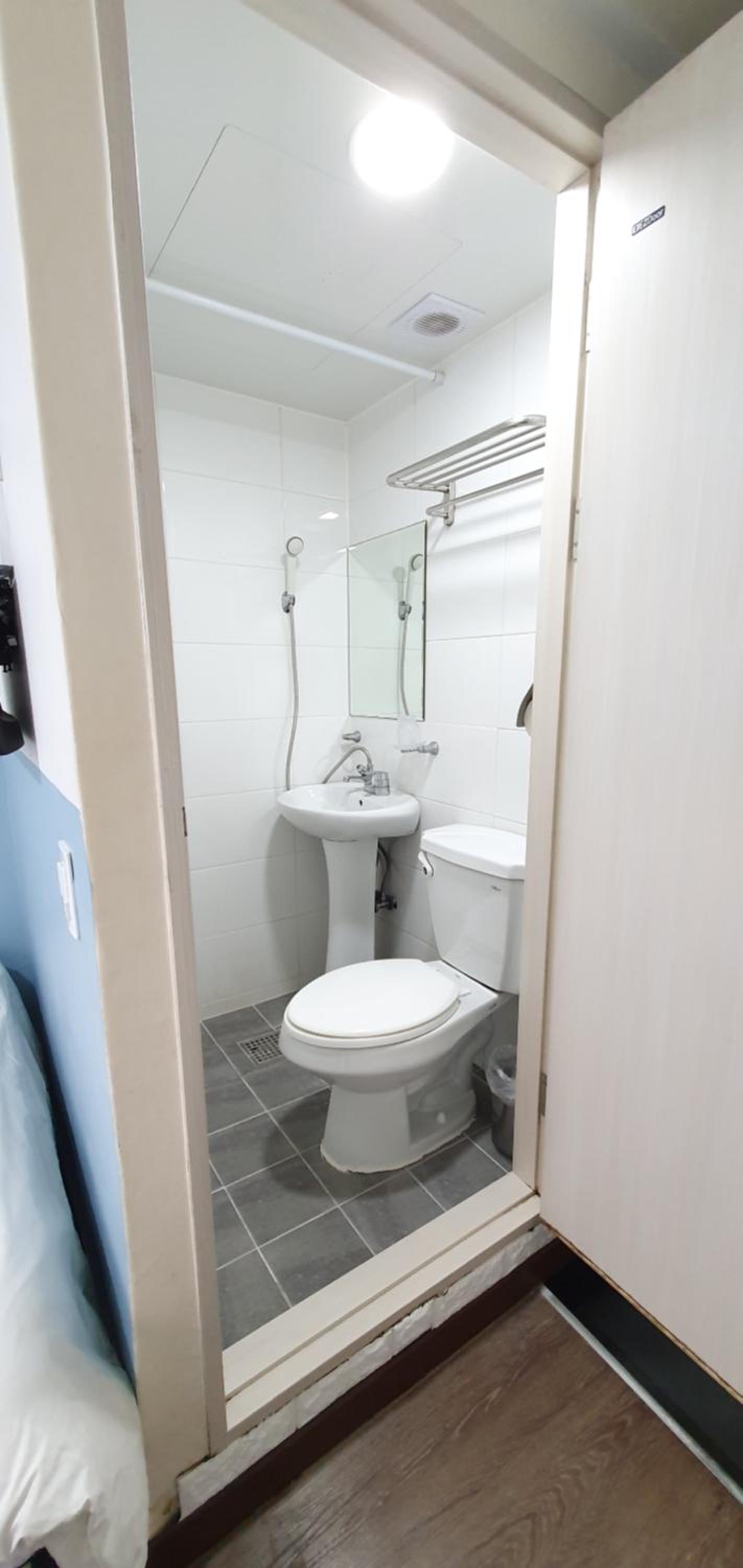 Double Room - Photo 8