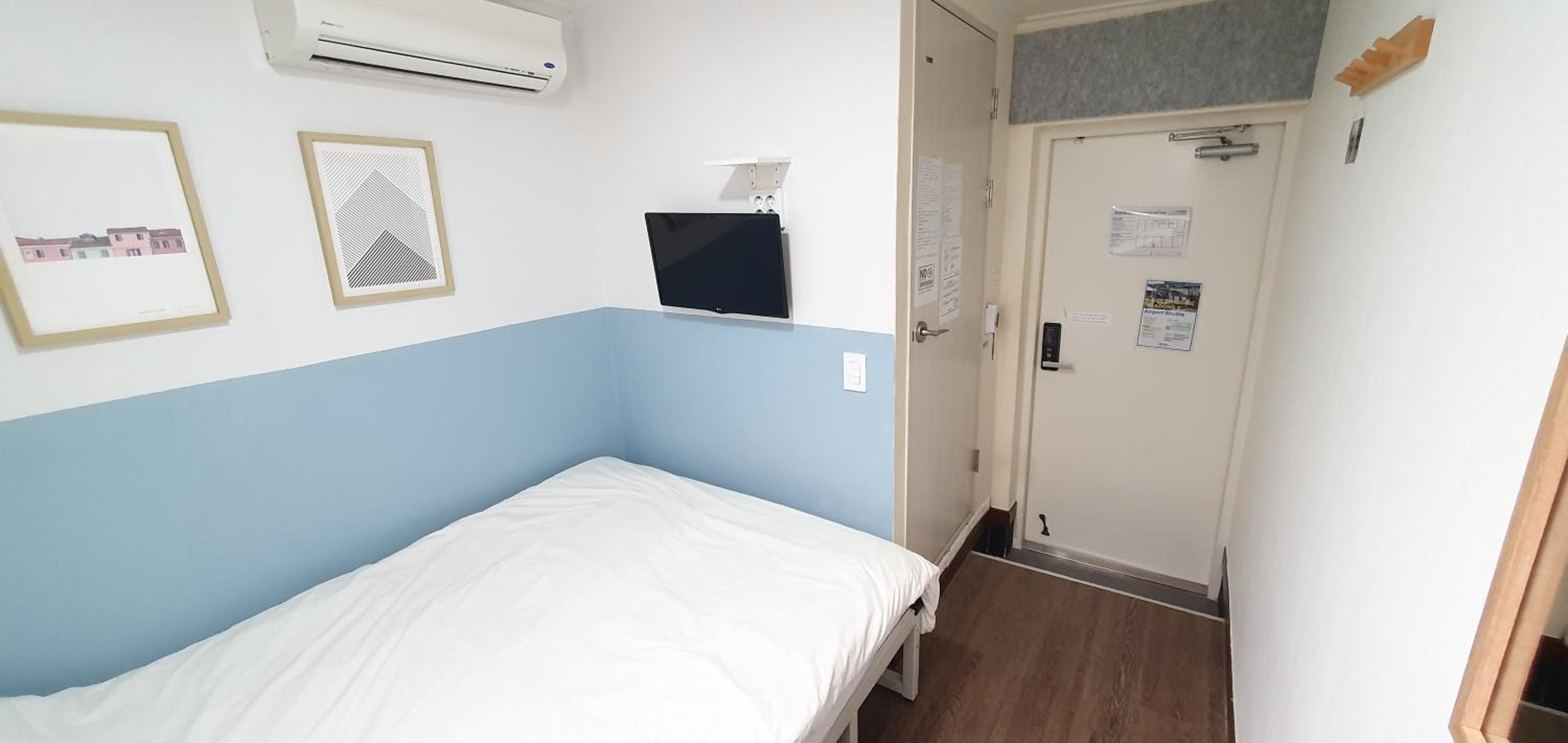 Double Room - Photo 7