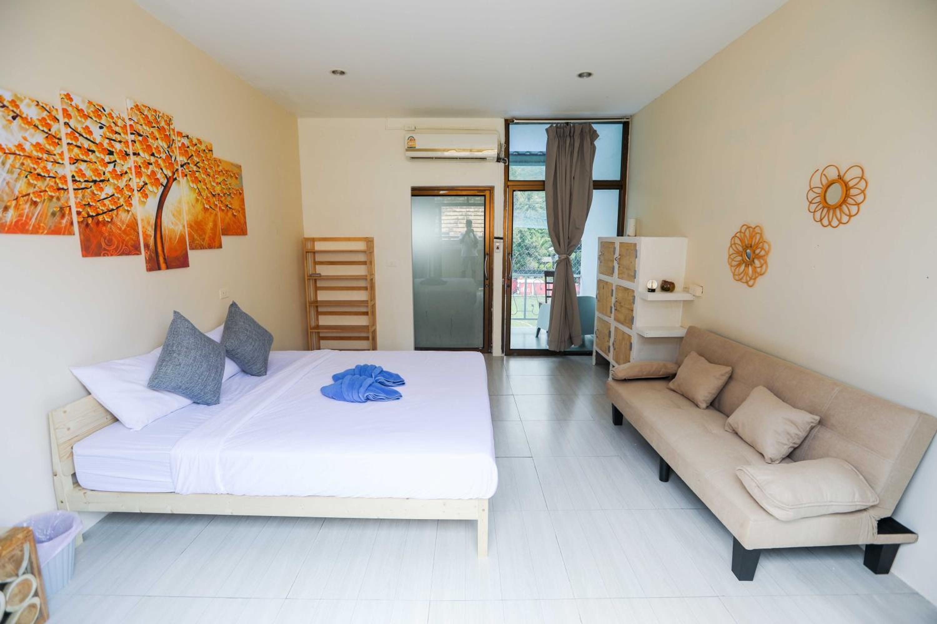 Deluxe Double Room with Balcony photo 1