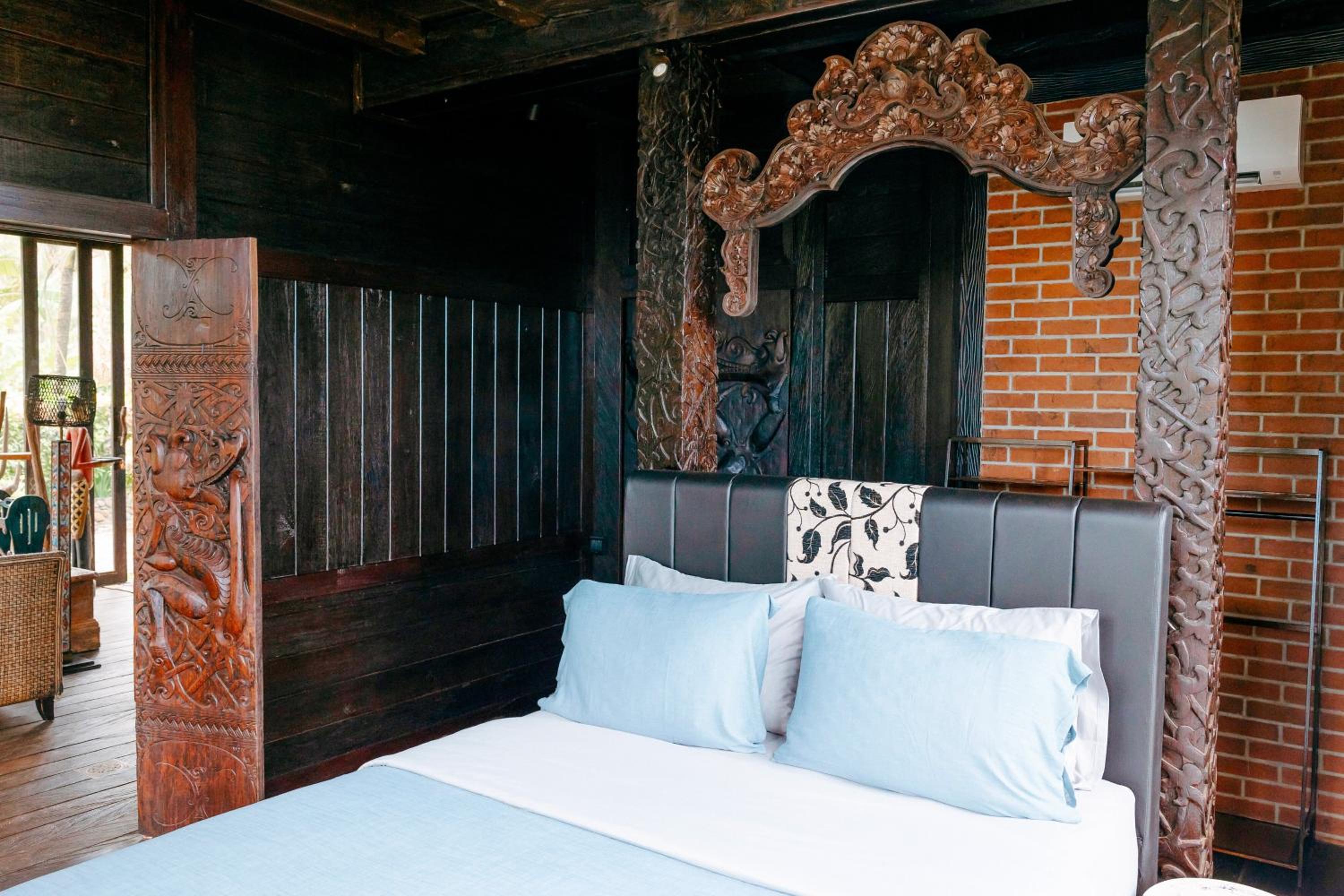 Three-Bedroom Villa - Photo 31