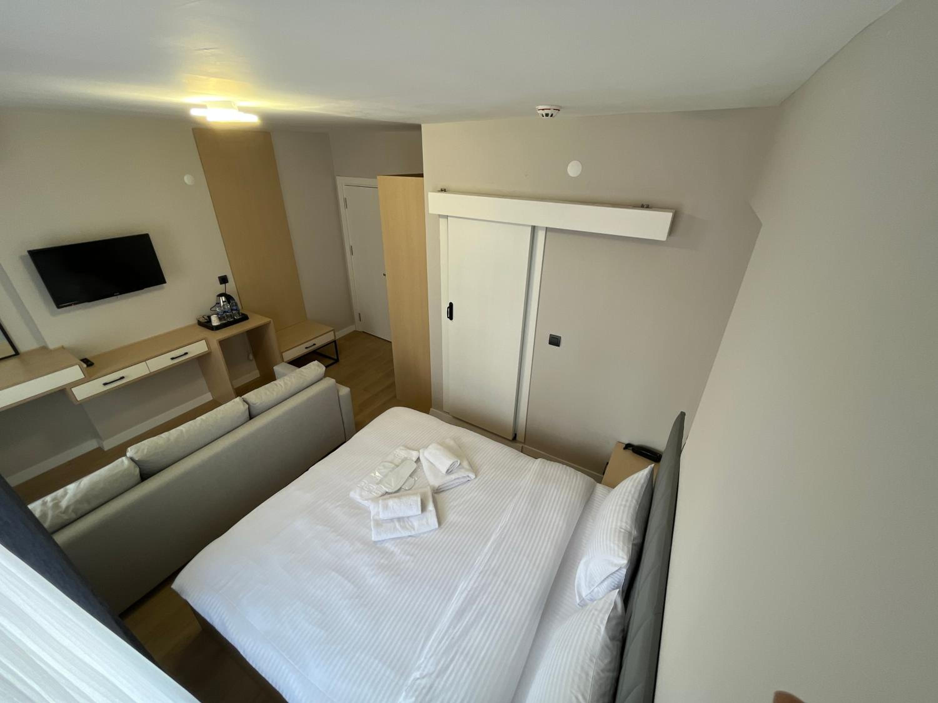 Double Room - Photo 19