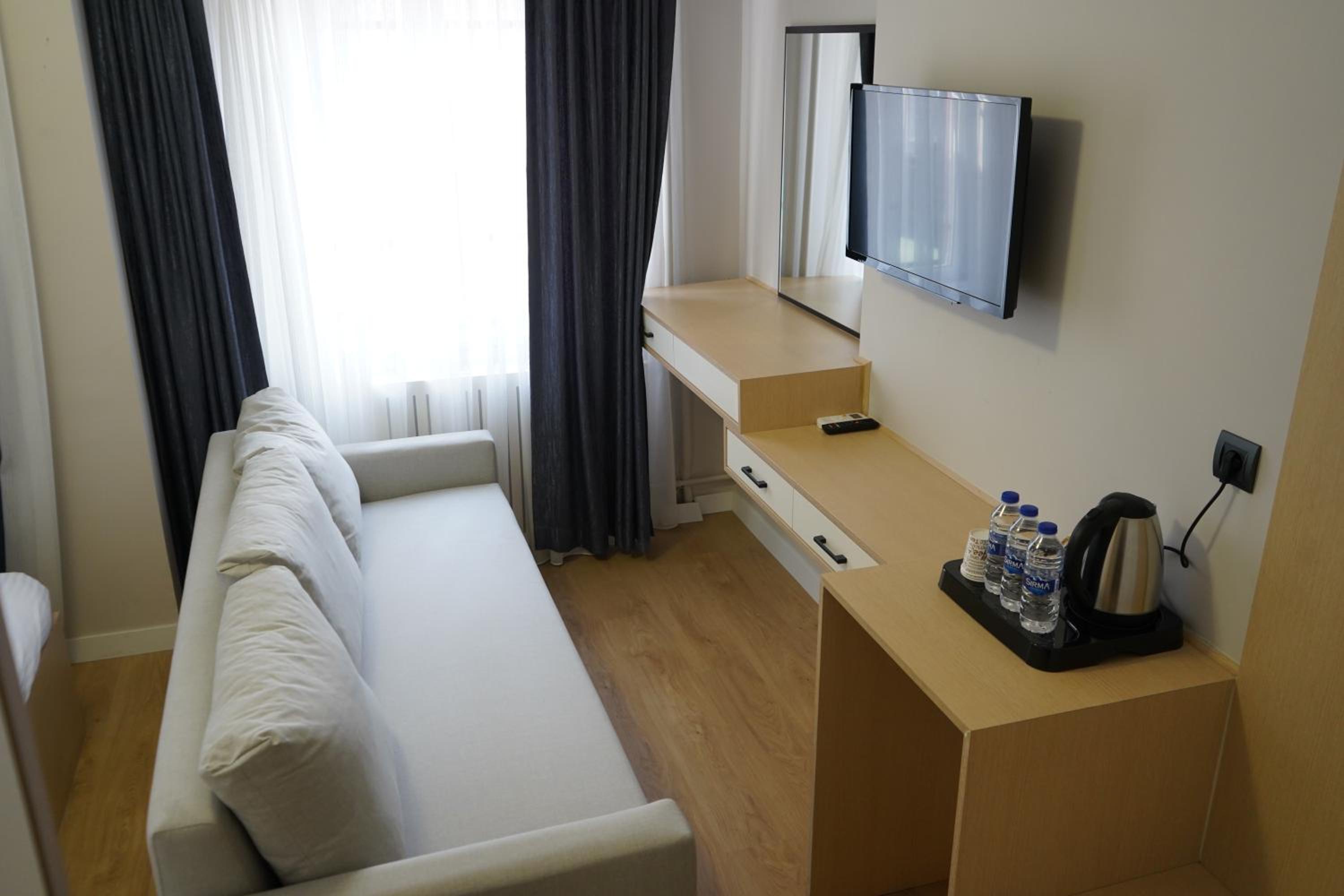 Double Room - Photo 14