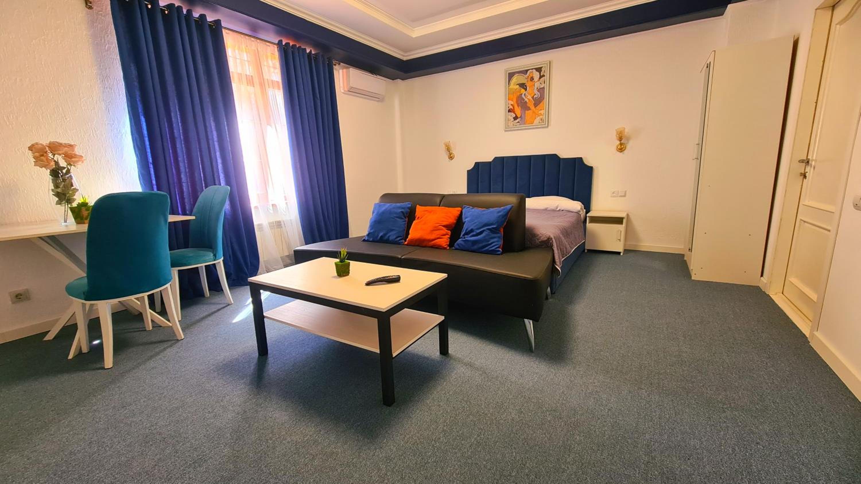 Double Room with Private Bathroom photo 2