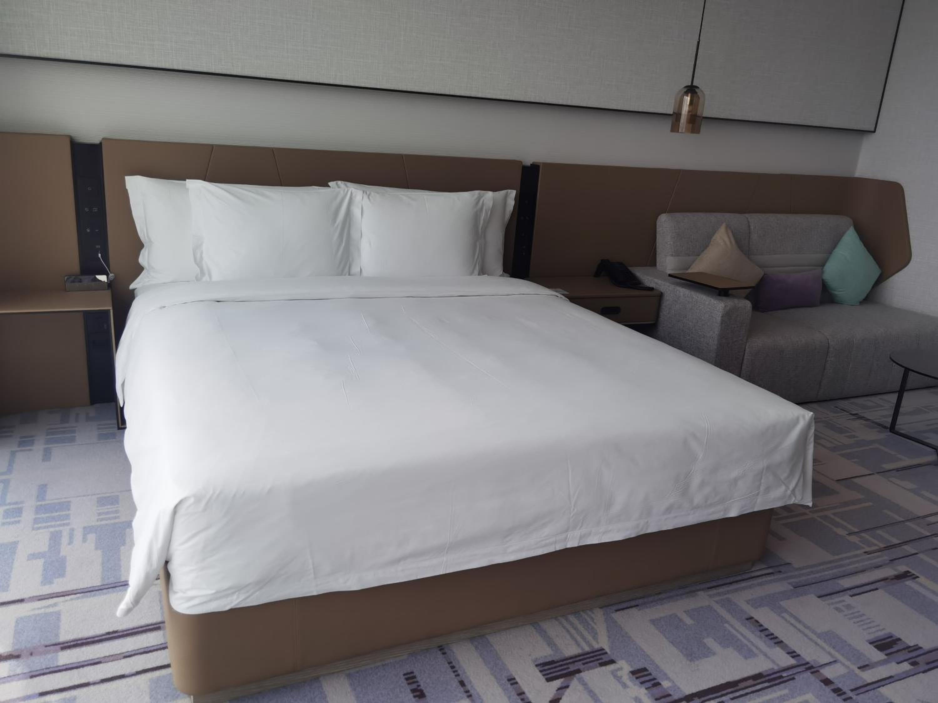 Standard King Room with River View - Photo 3