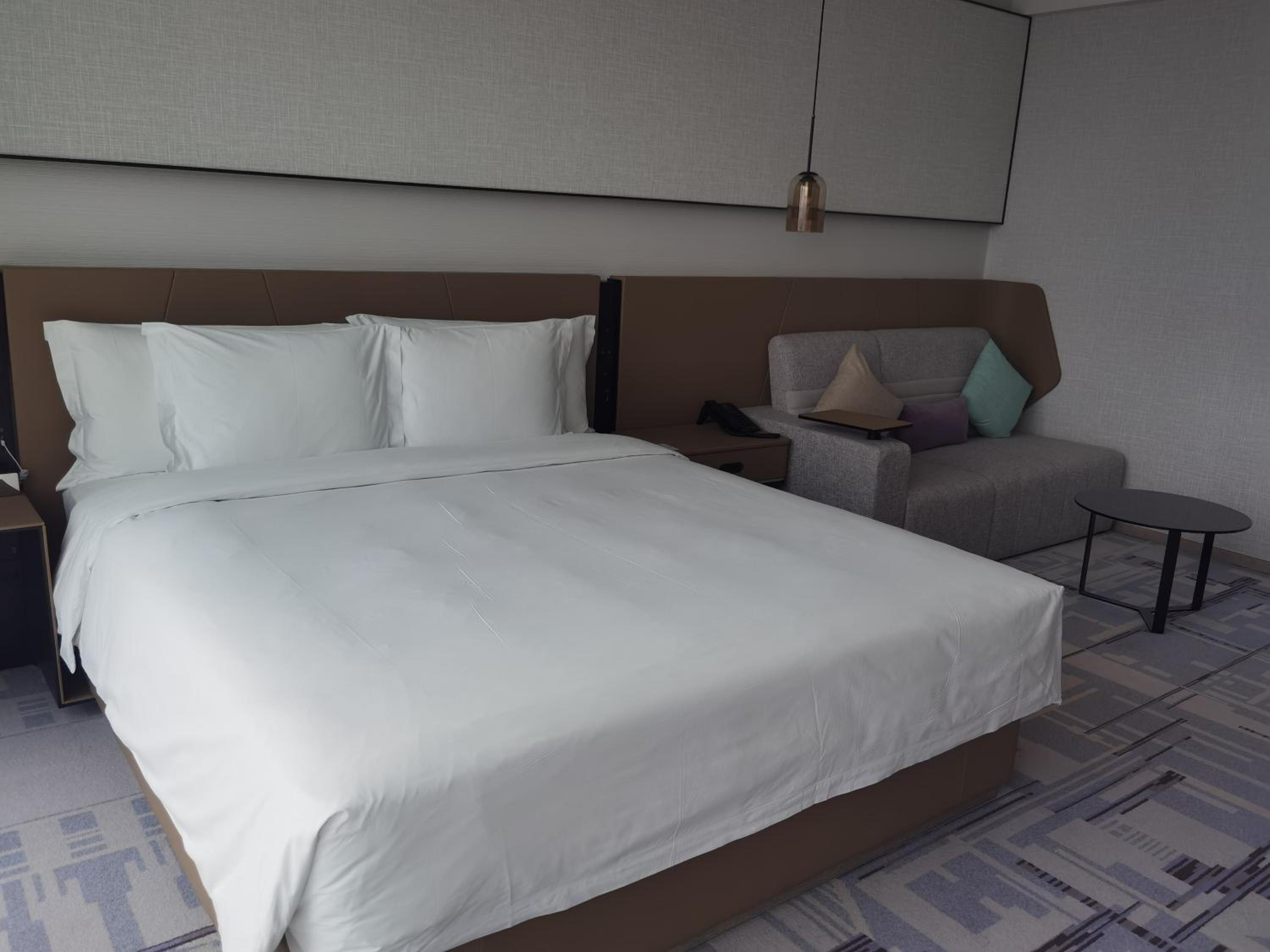 Standard King Room - Accessible - Photo 1