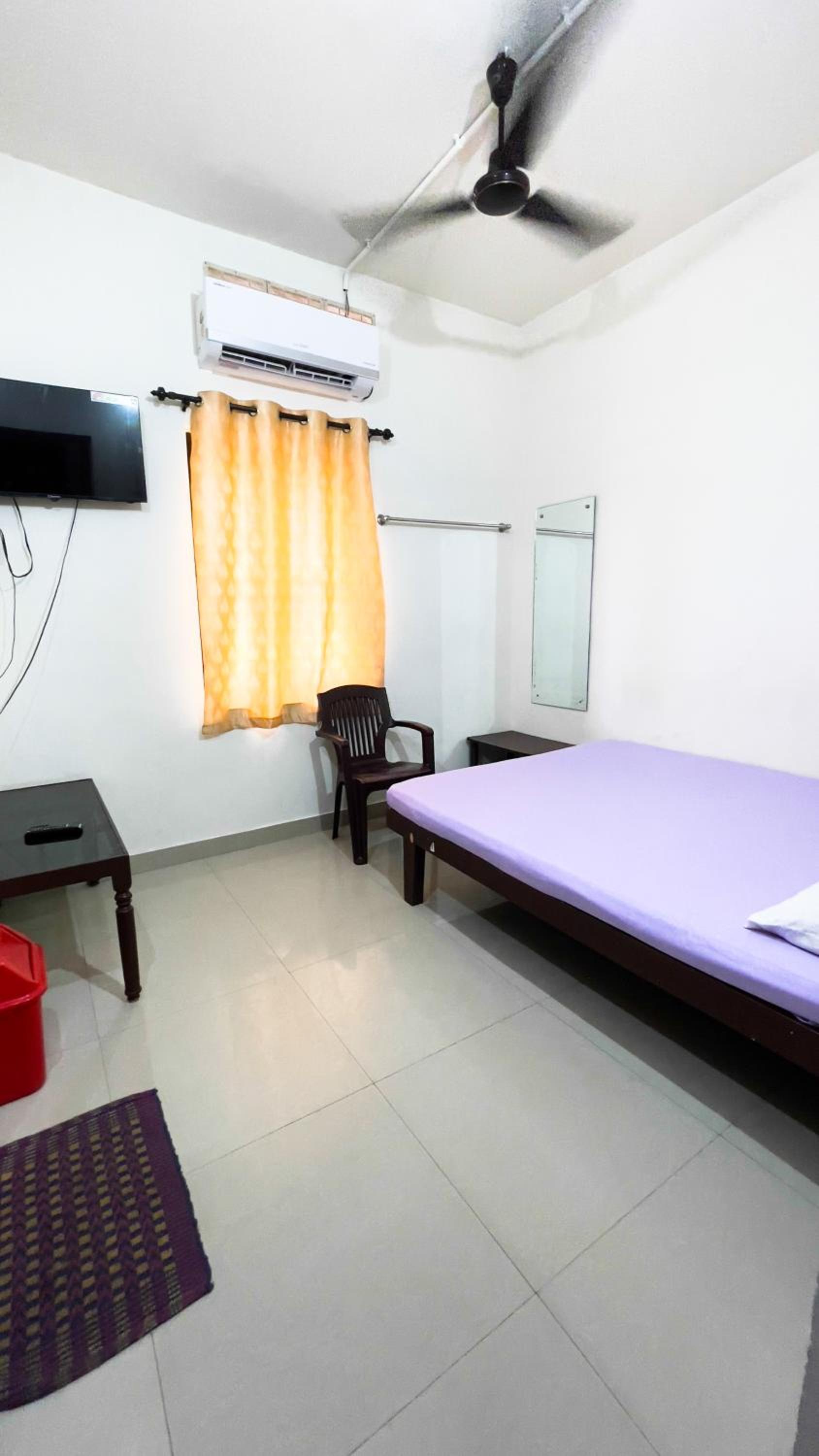 Budget Double Room photo 2