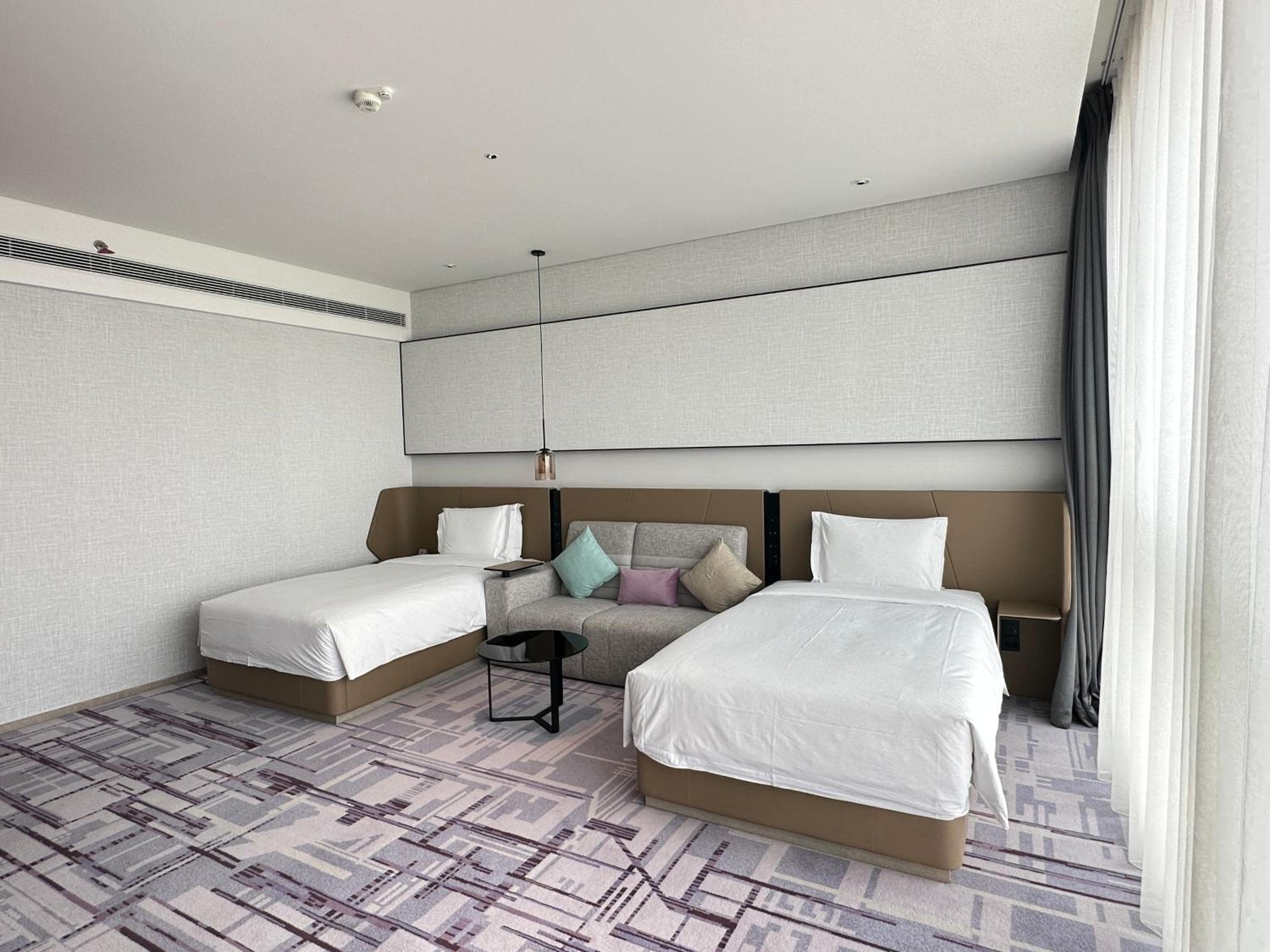 Standard Twin Room with Ocean View - Photo 4