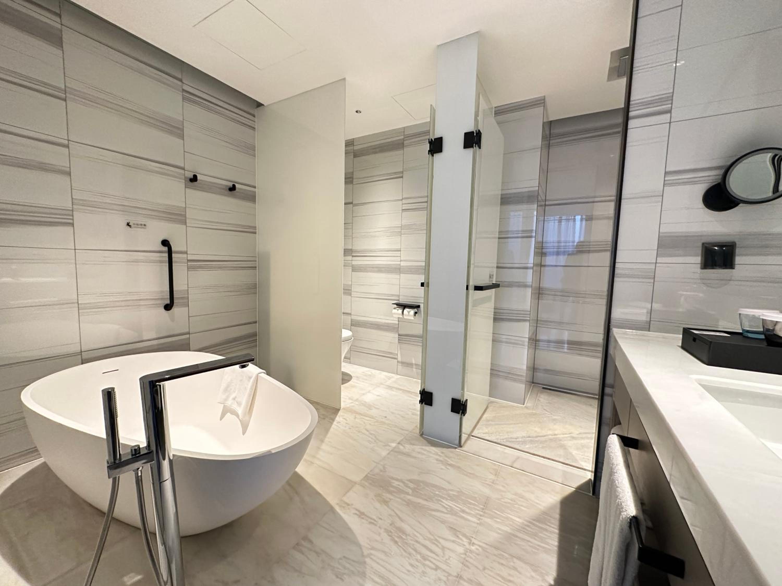Royal Suite - Photo 2
