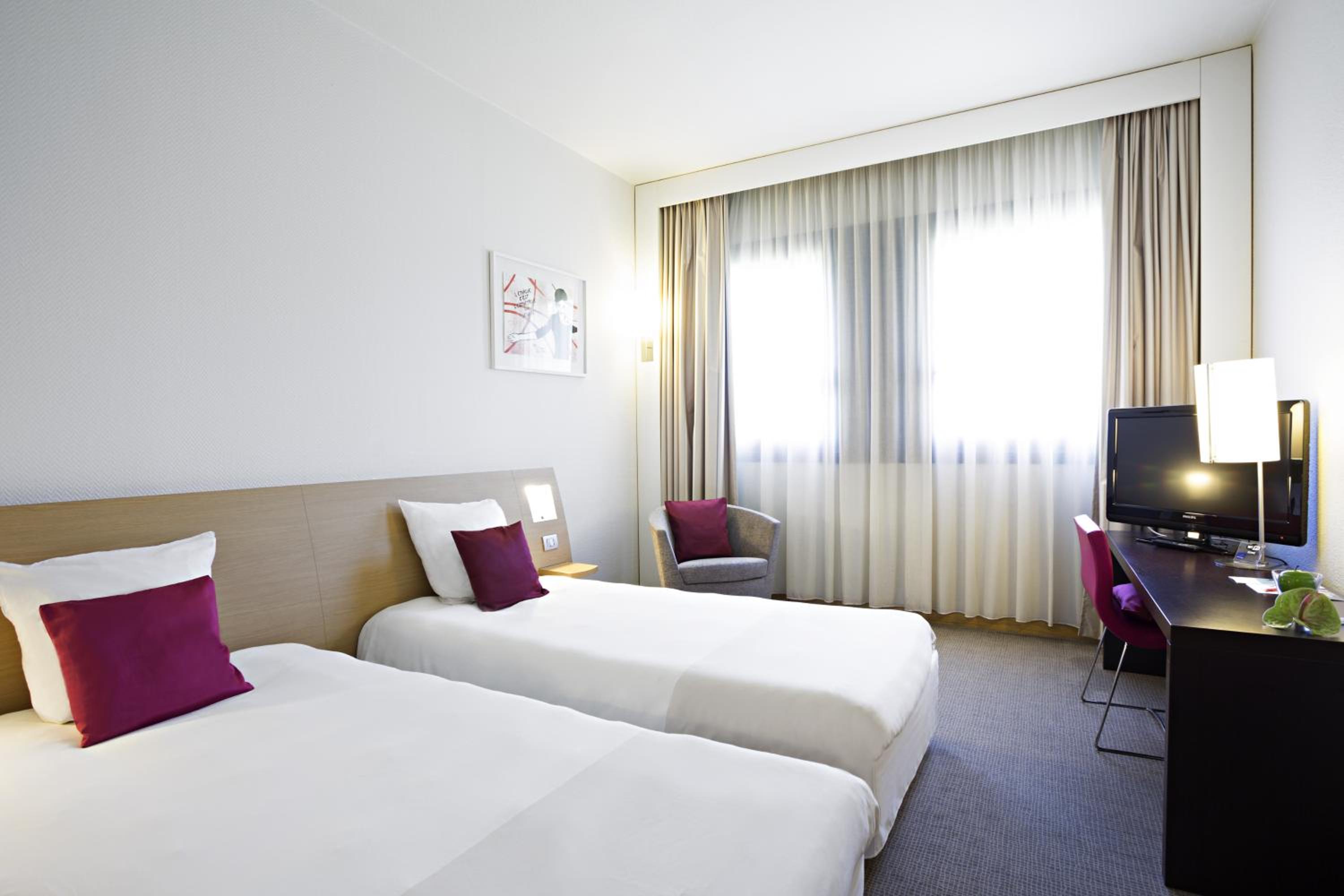 Standard Twin Room - Photo 6