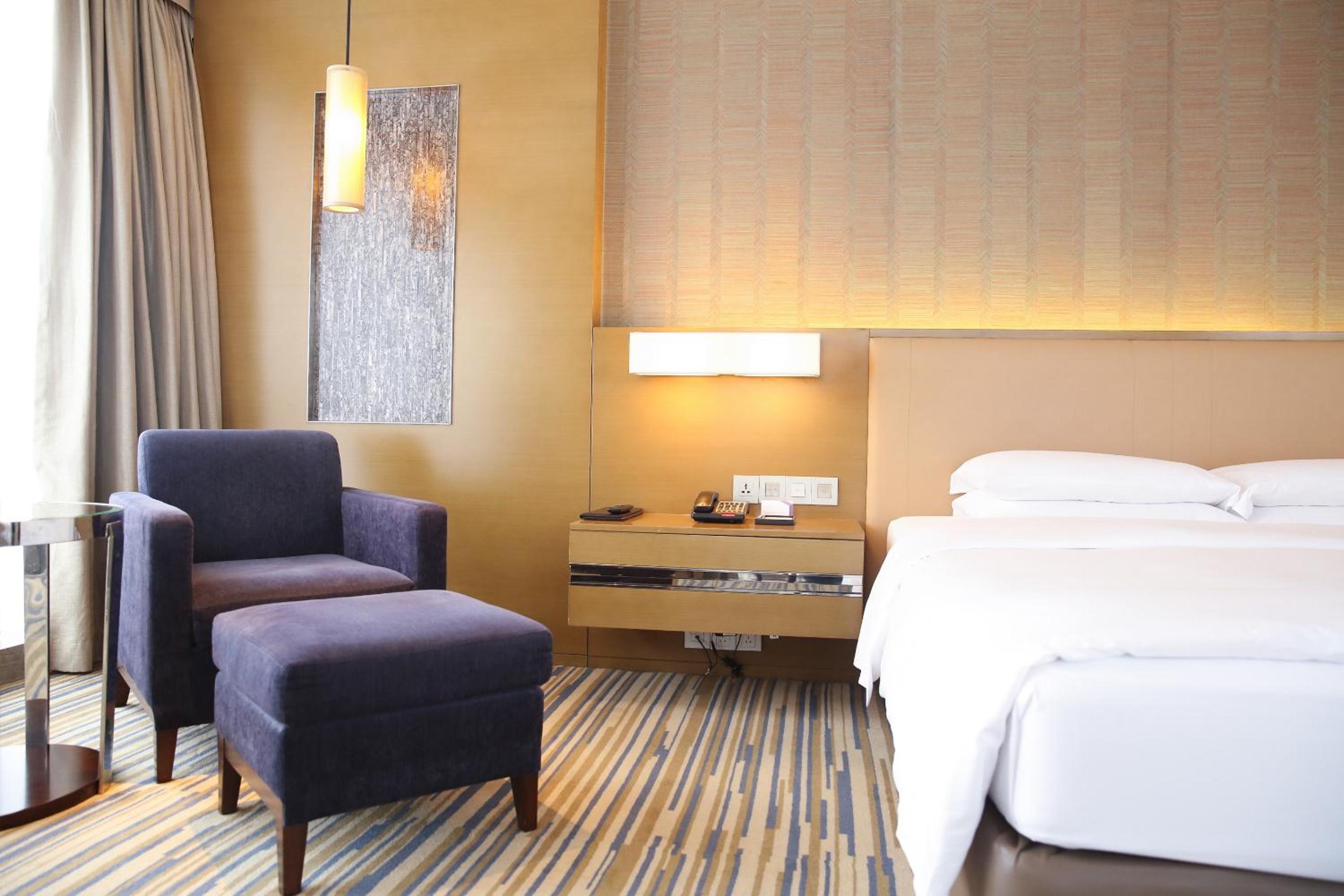 Deluxe King Room photo 3