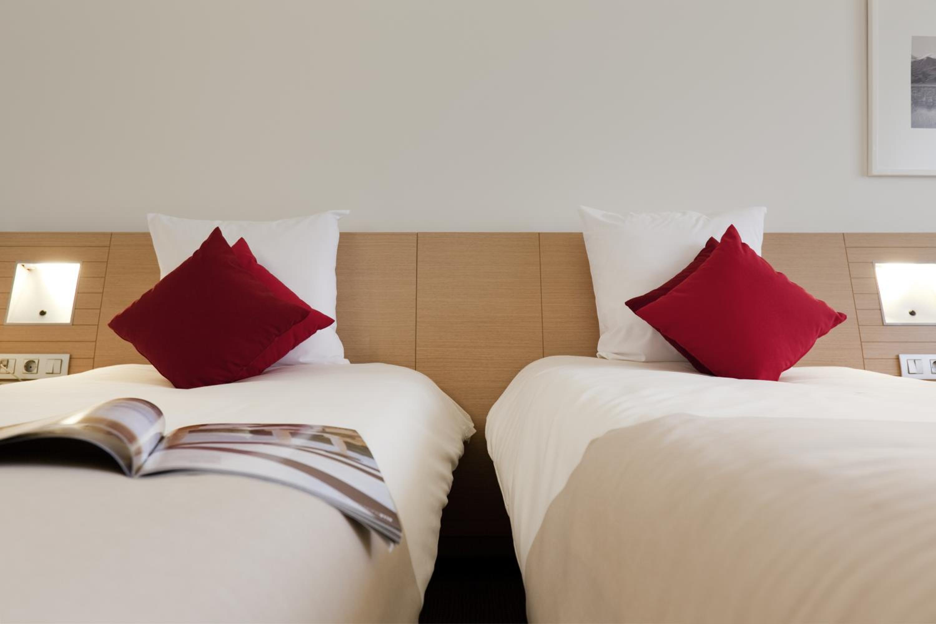 Standard Twin Room - Photo 7