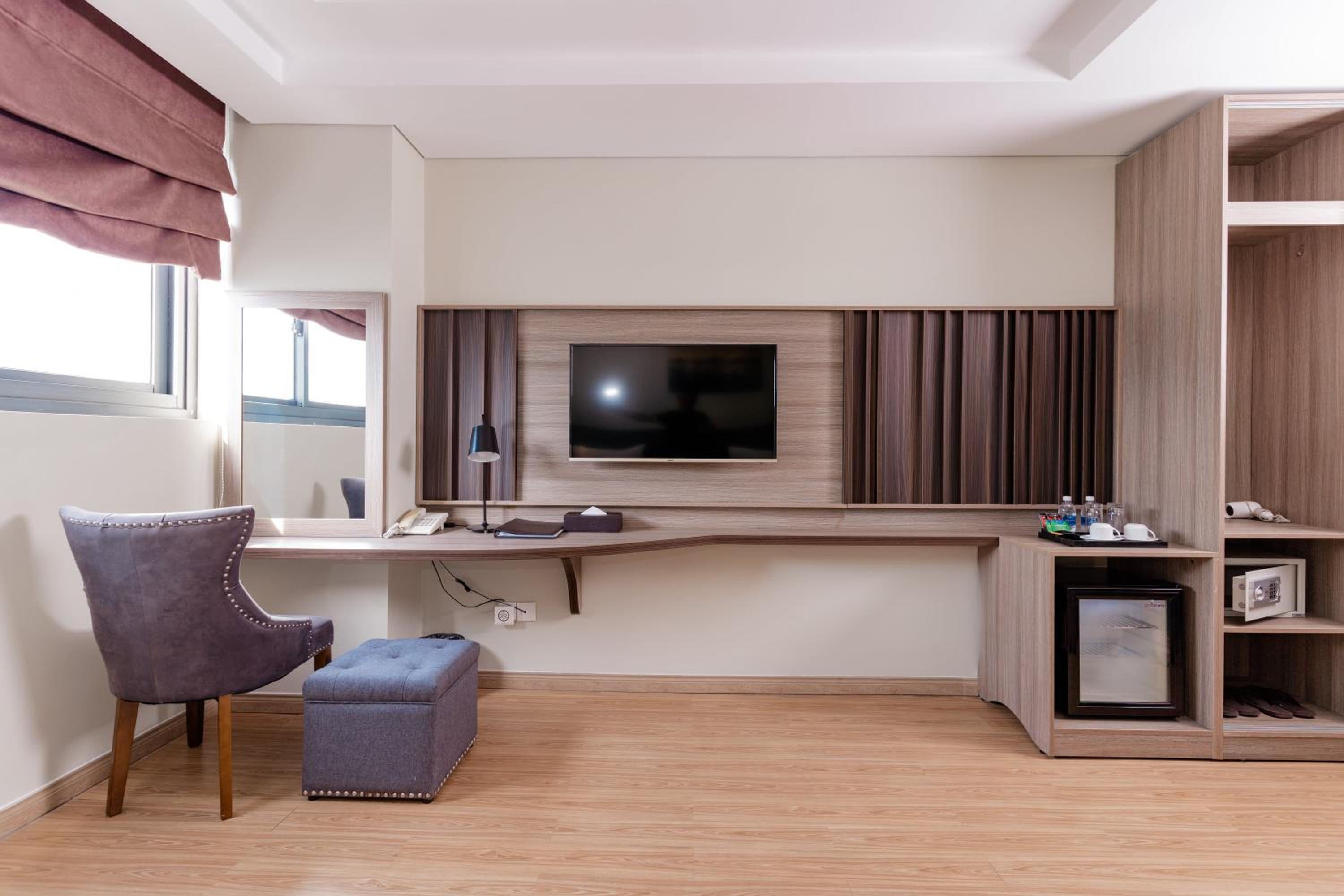 Superior Double Or Twin Room With City View - Photo 8
