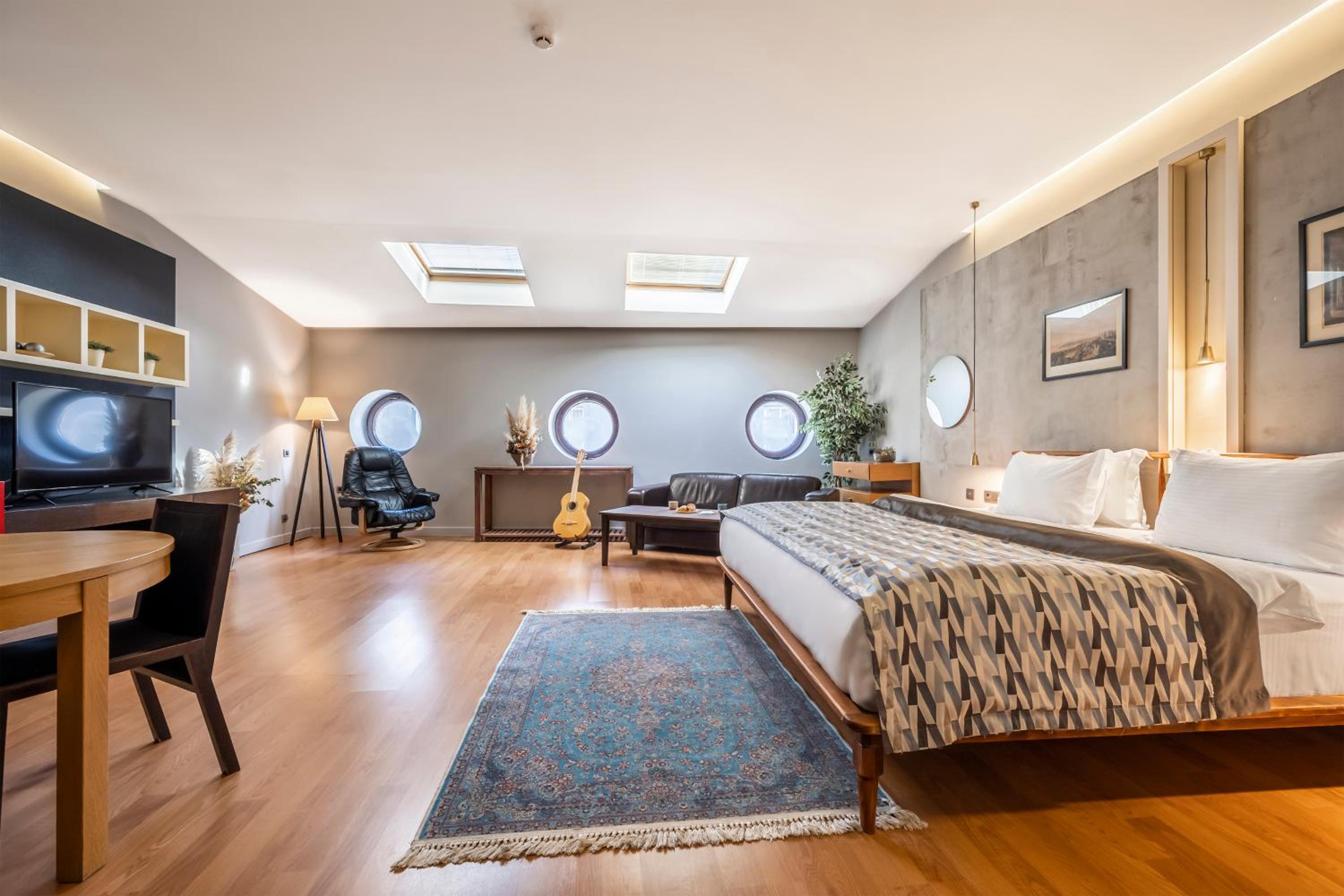 Executive Suite photo 2