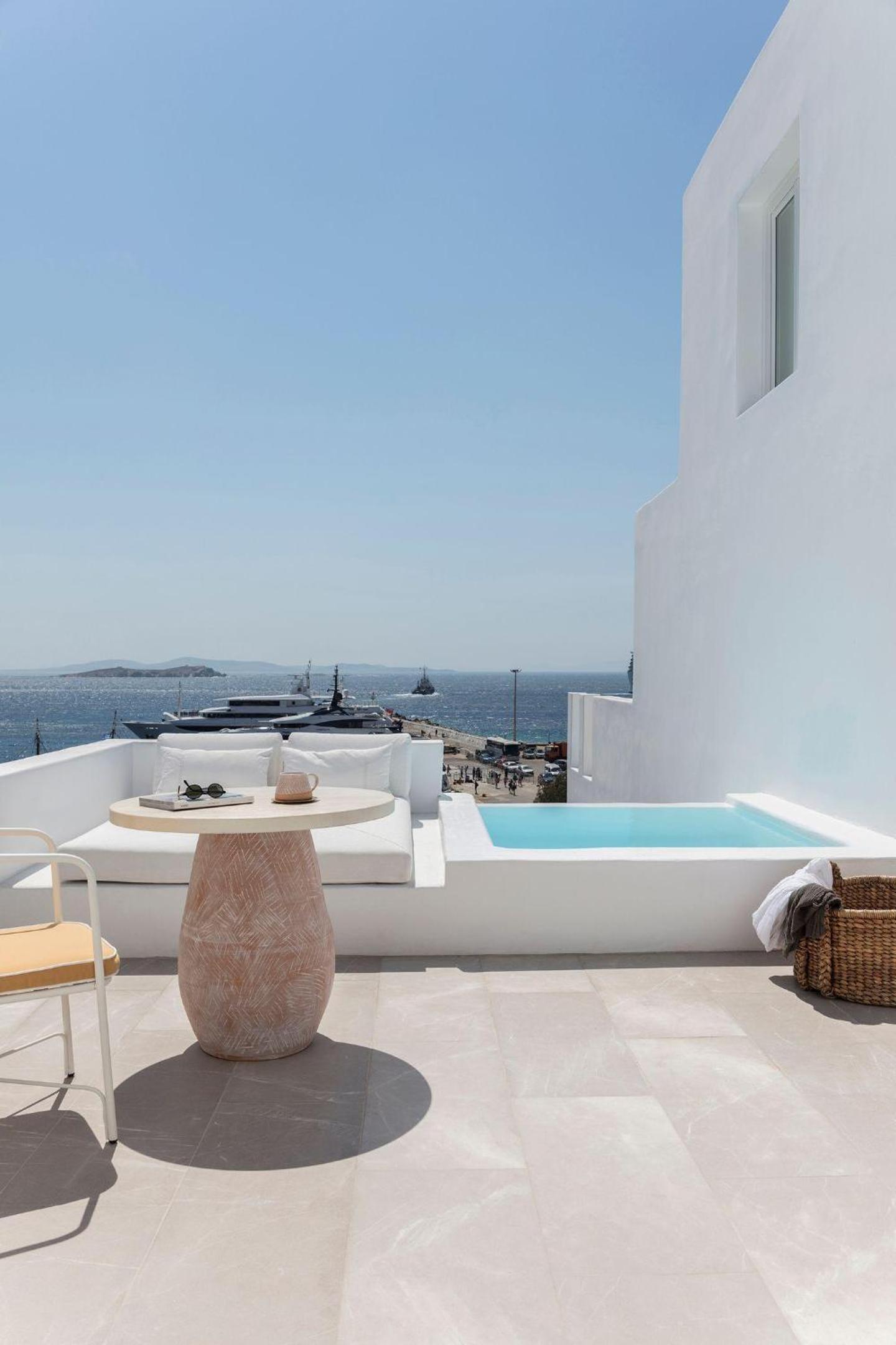 Honeymoon Suite with outdoor Jet Tub Sea View - Photo 10