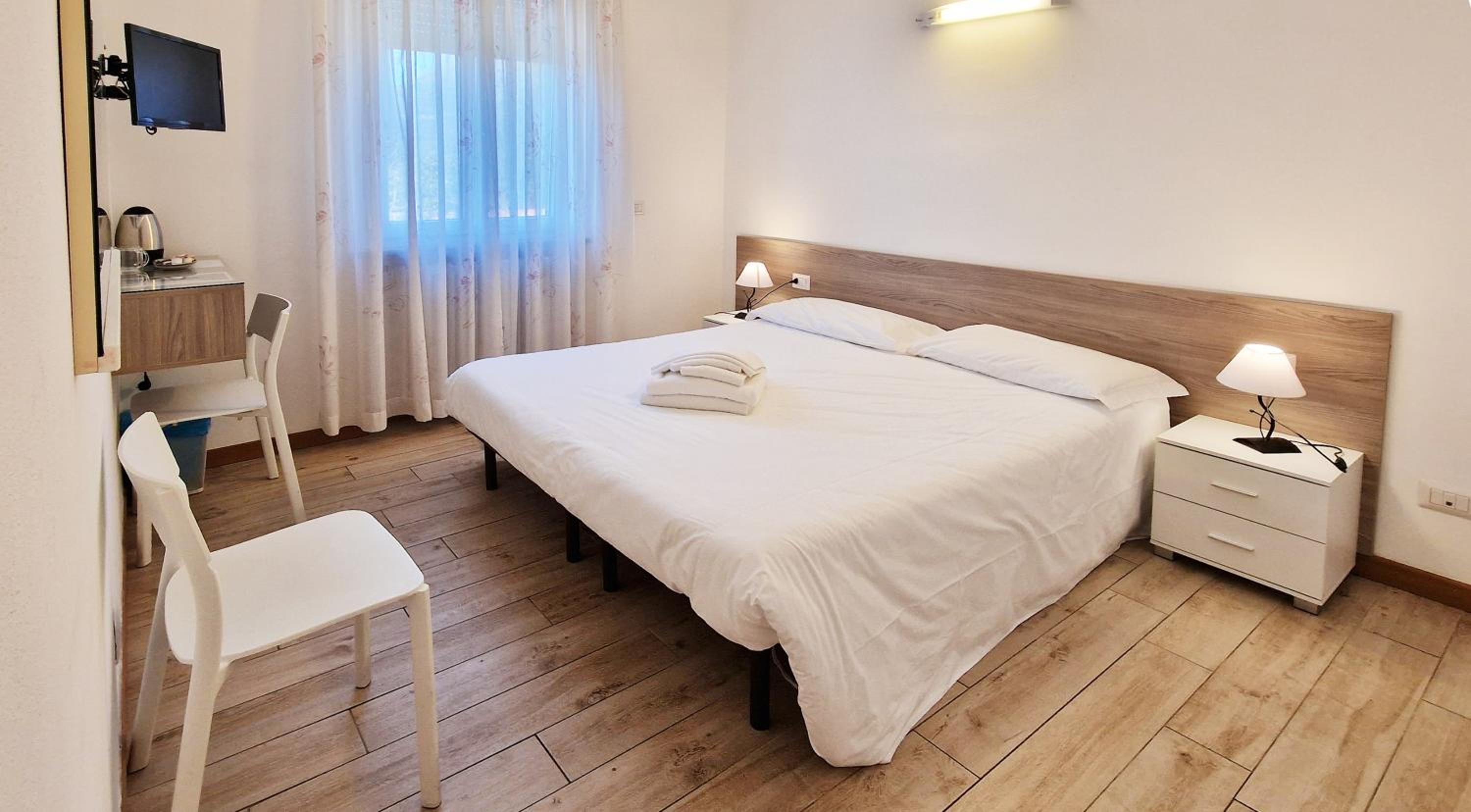 Standard Double Room - Photo 5