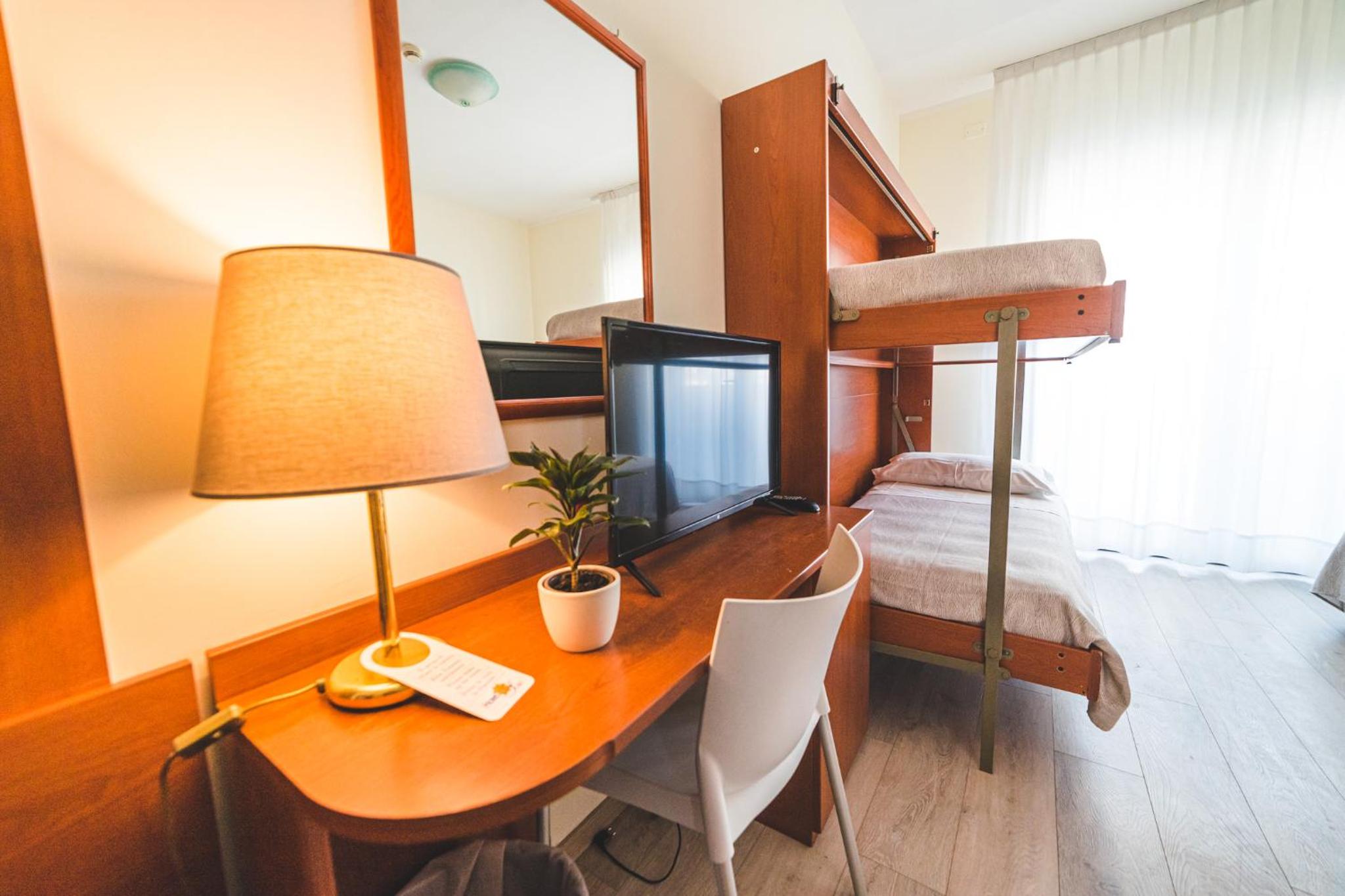 Quadruple Room - Photo 1