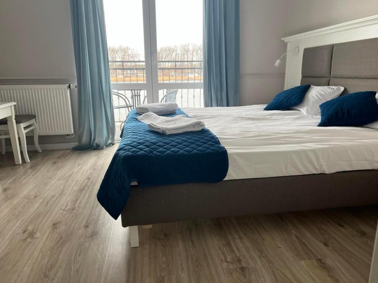 Large Double or Twin Room - Photo 5