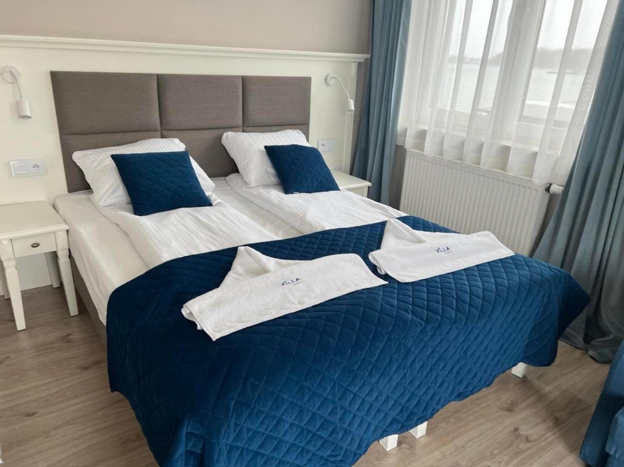 Double or Twin Room with Partial Sea View - Photo 4